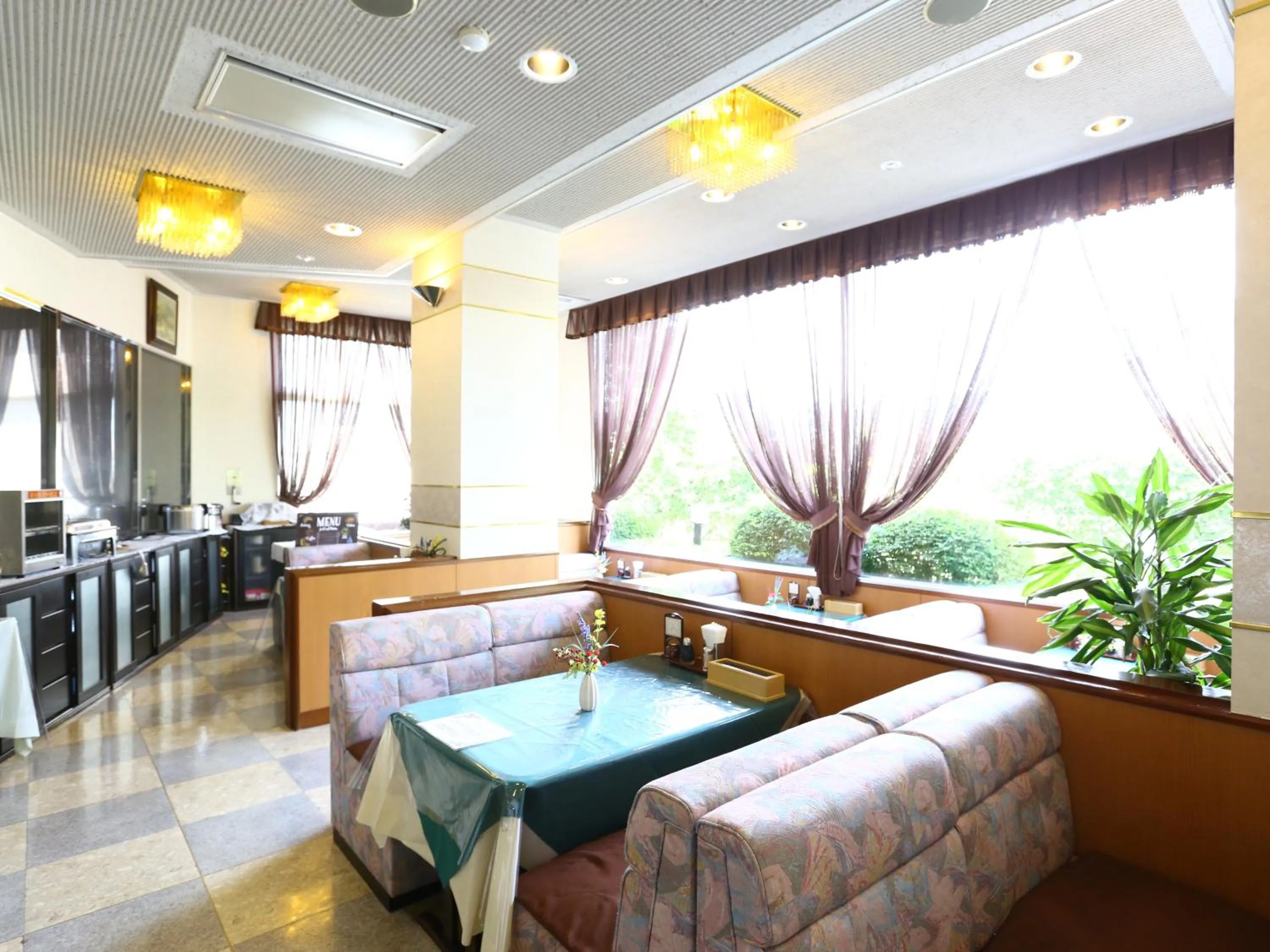 Food and drinks in Chino Sky View Hotel