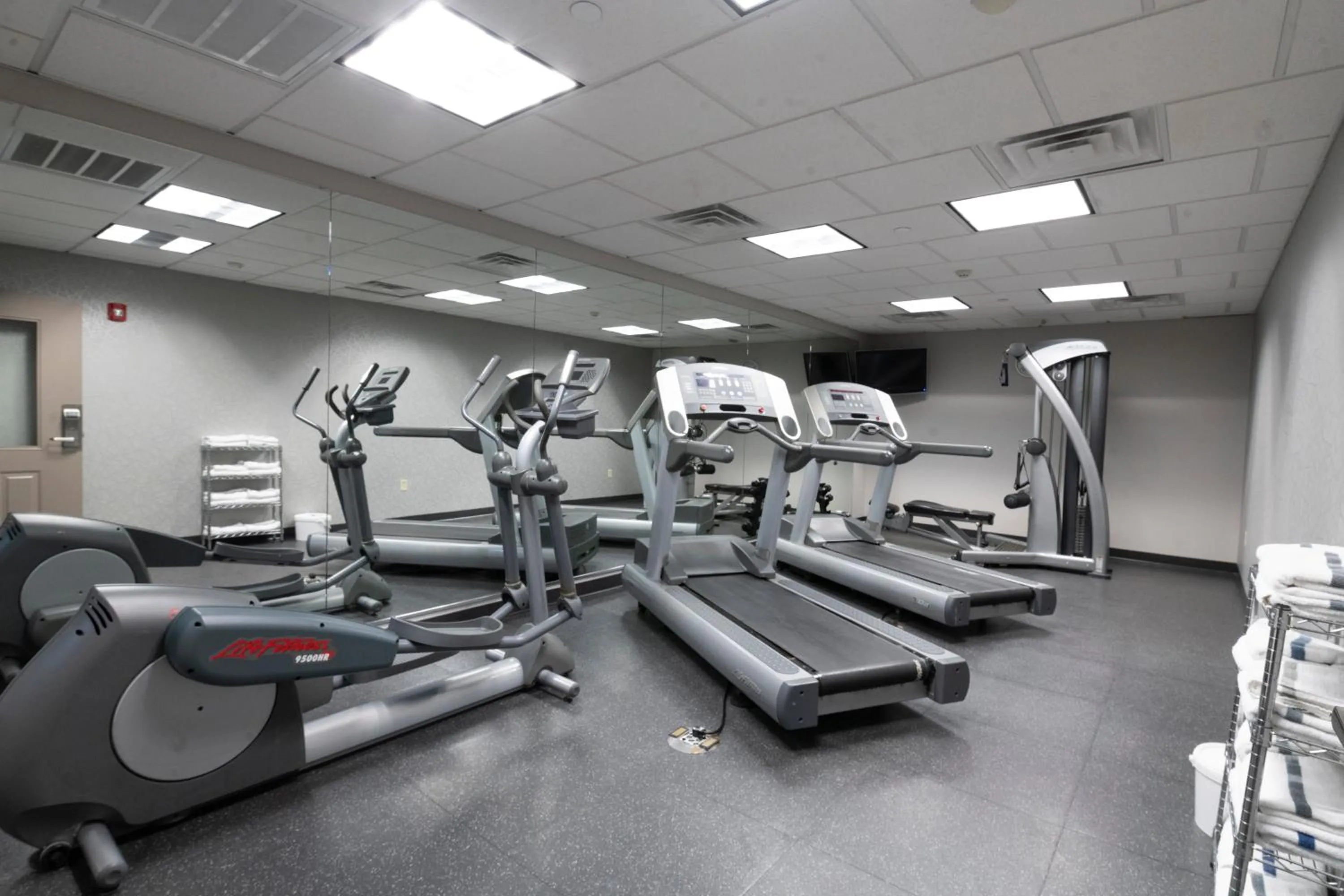 Fitness centre/facilities in Country Inn & Suites by Radisson, Harrisburg - Hershey West, PA