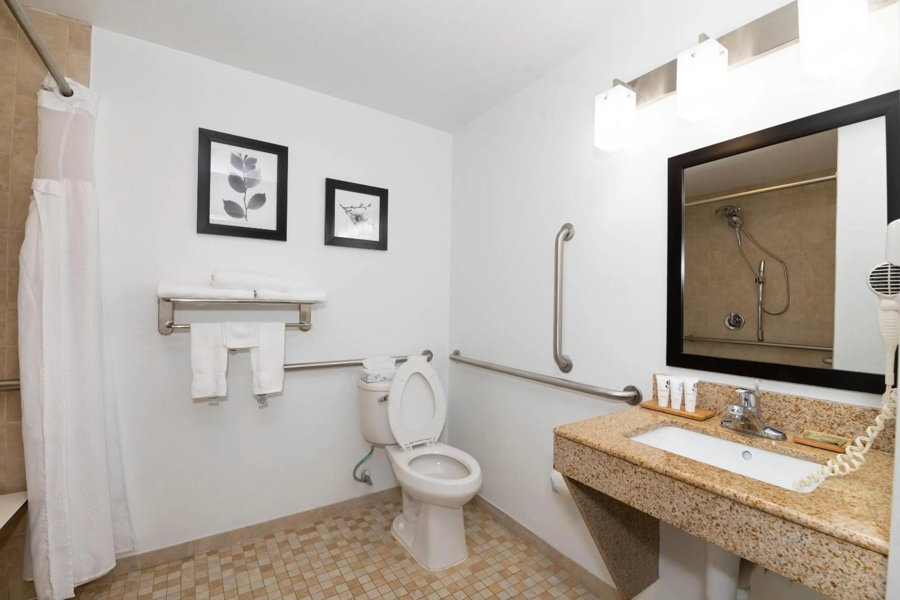 Bedroom in Country Inn & Suites by Radisson, Harrisburg - Hershey West, PA