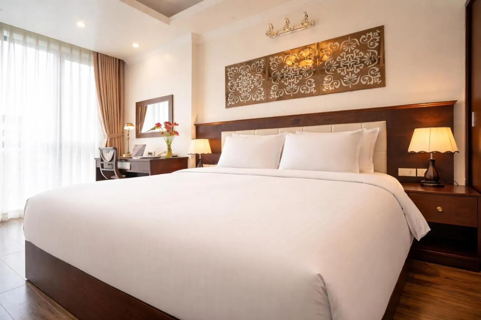 Bed in Du Palace Hotel & Travel