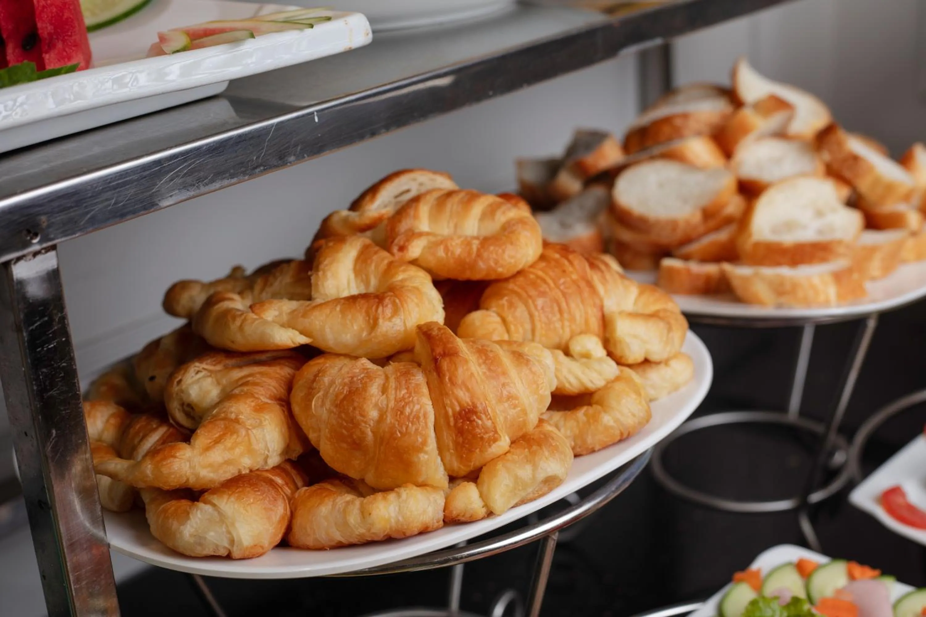 Buffet breakfast in Du Palace Hotel & Travel
