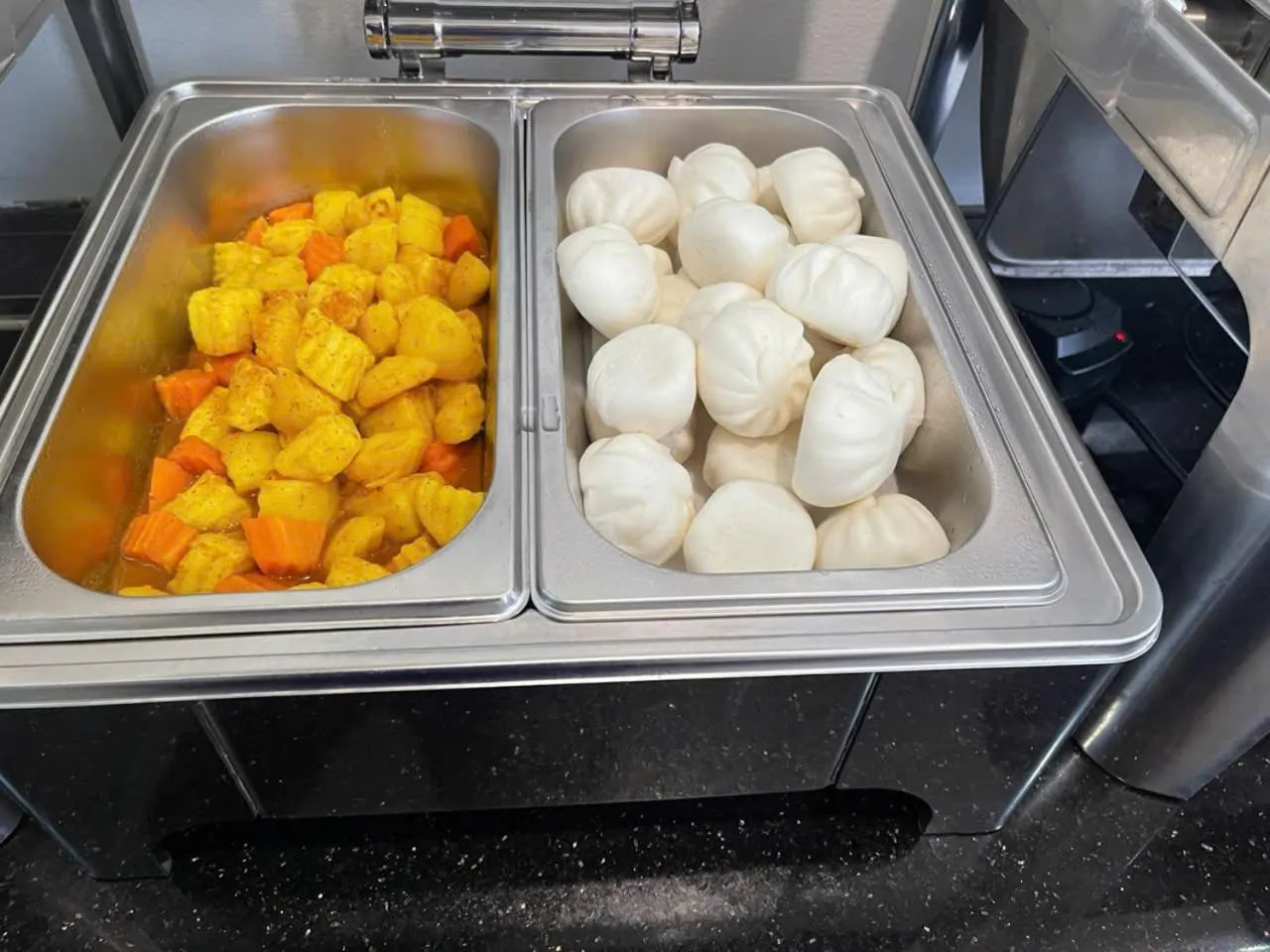 Buffet breakfast in Du Palace Hotel & Travel