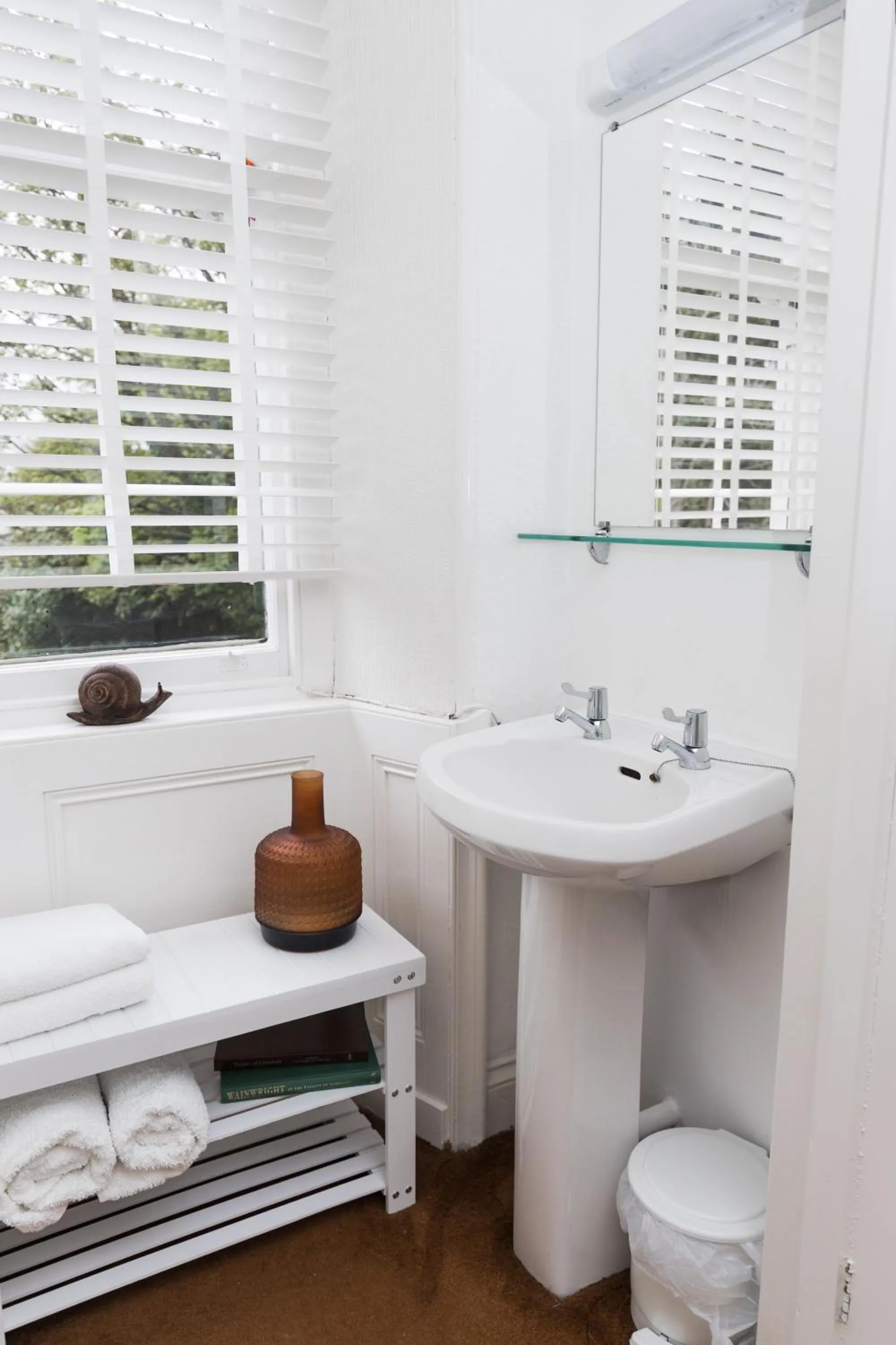 Bedroom in Denecrest Guest House