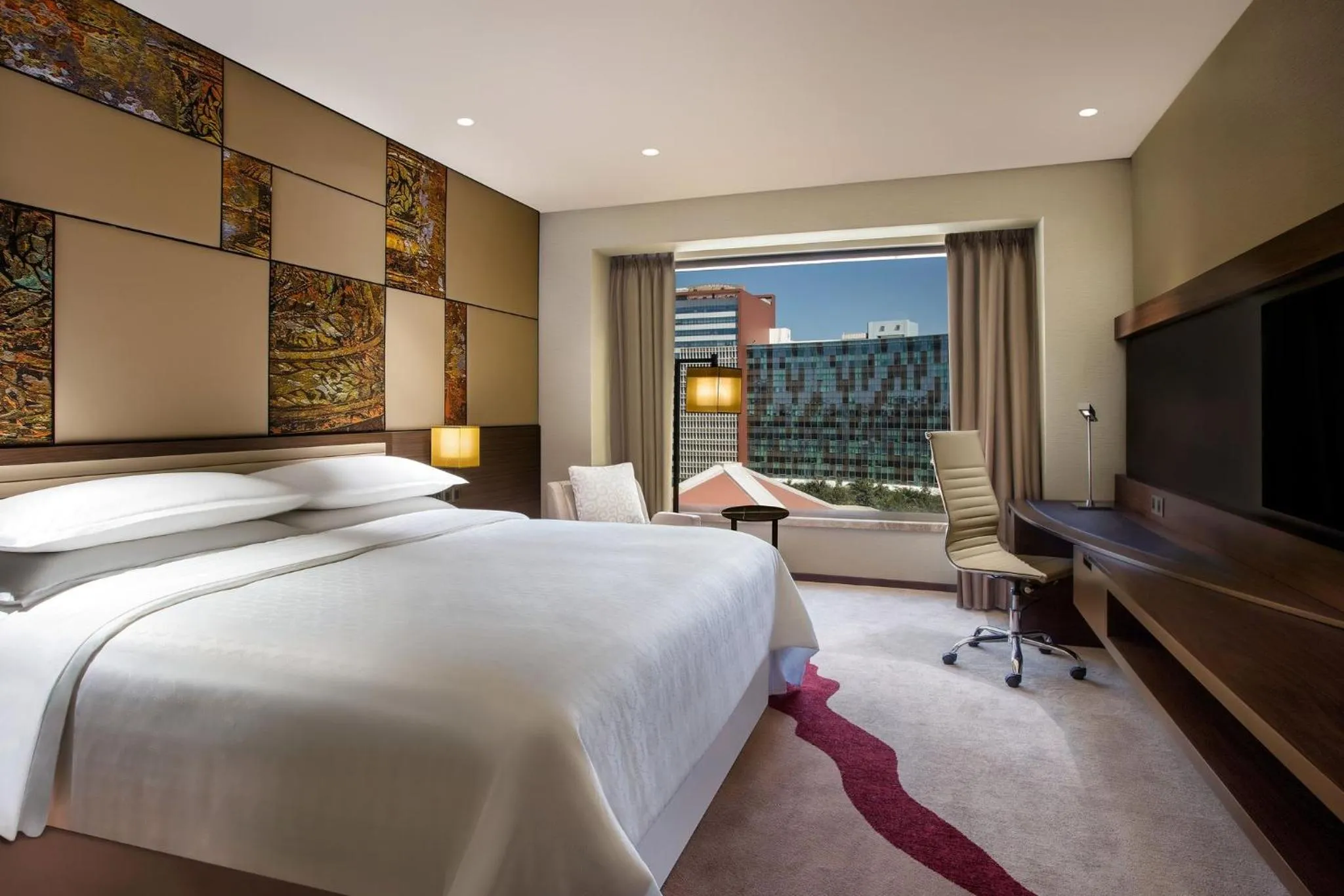 Photo of the whole room, Bed in Sheraton Grand Bengaluru Whitefield Hotel & Convention Center