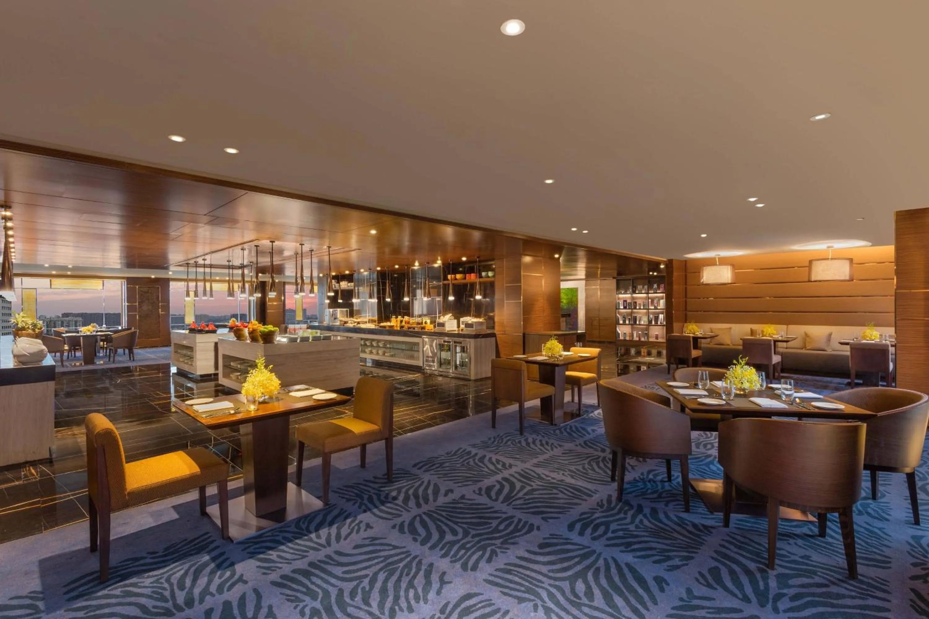 Lounge or bar in Sheraton Grand Bengaluru Whitefield Hotel & Convention Center