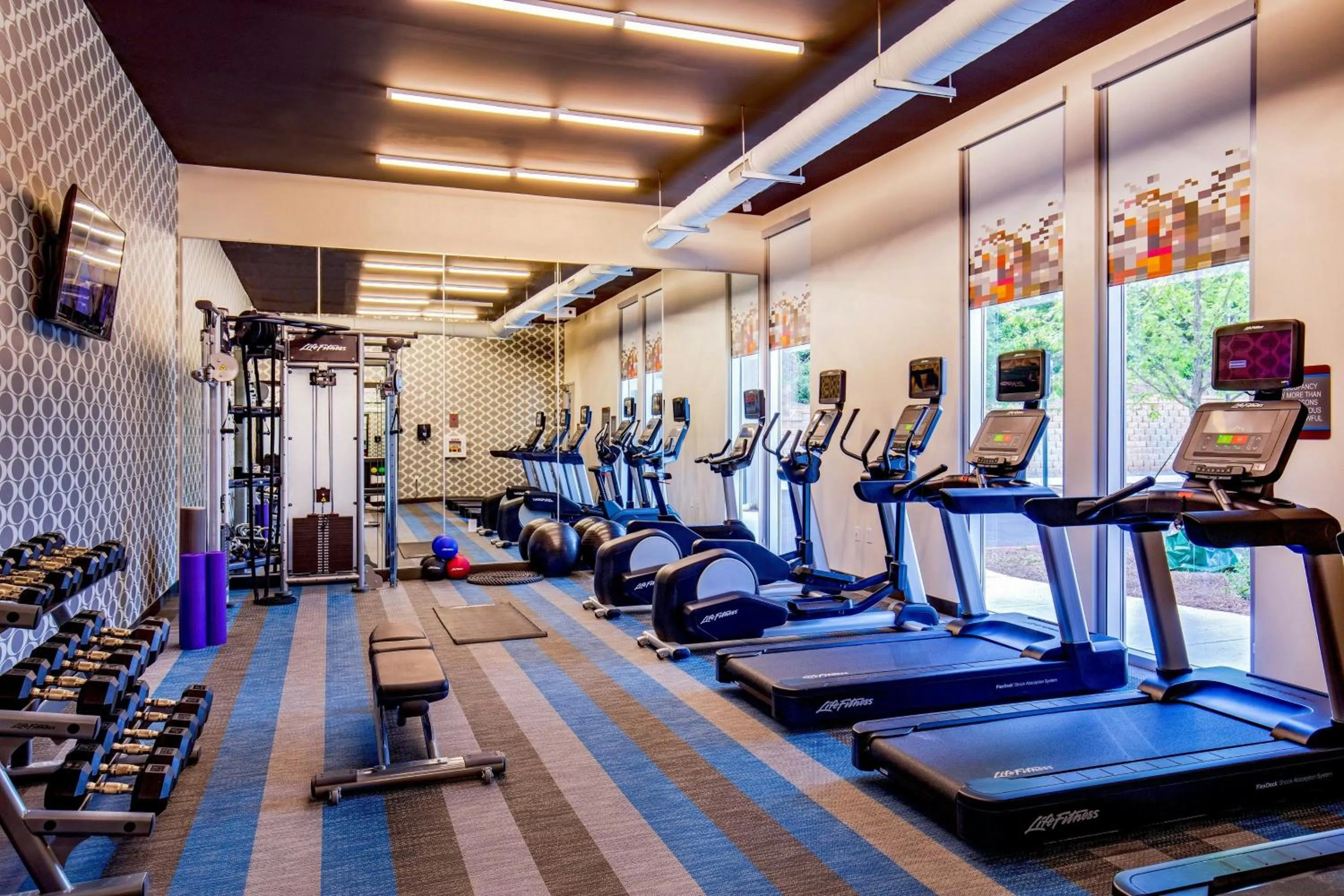 Fitness centre/facilities in Aloft Alpharetta