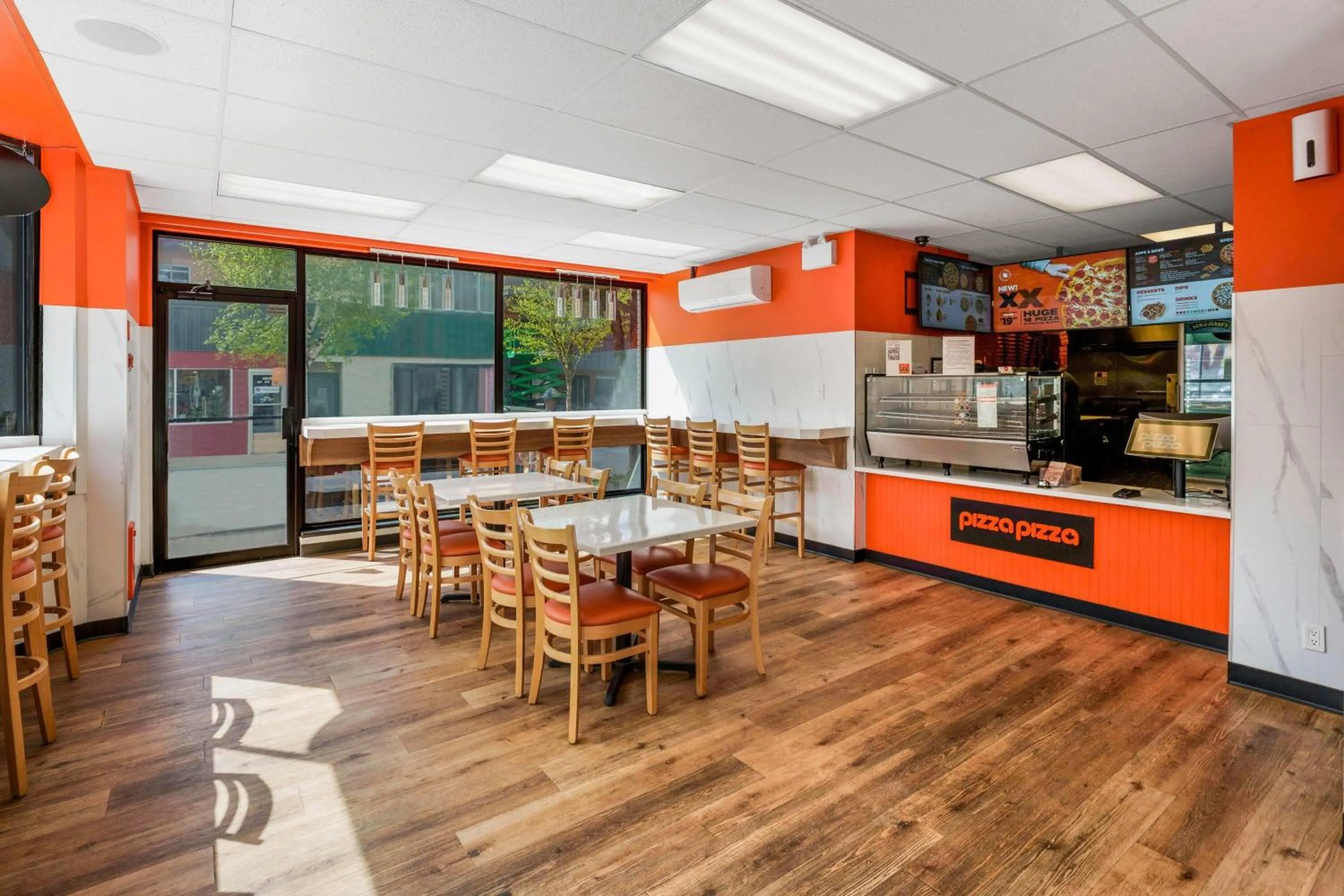 Restaurant/places to eat in Days Inn by Wyndham Terrace