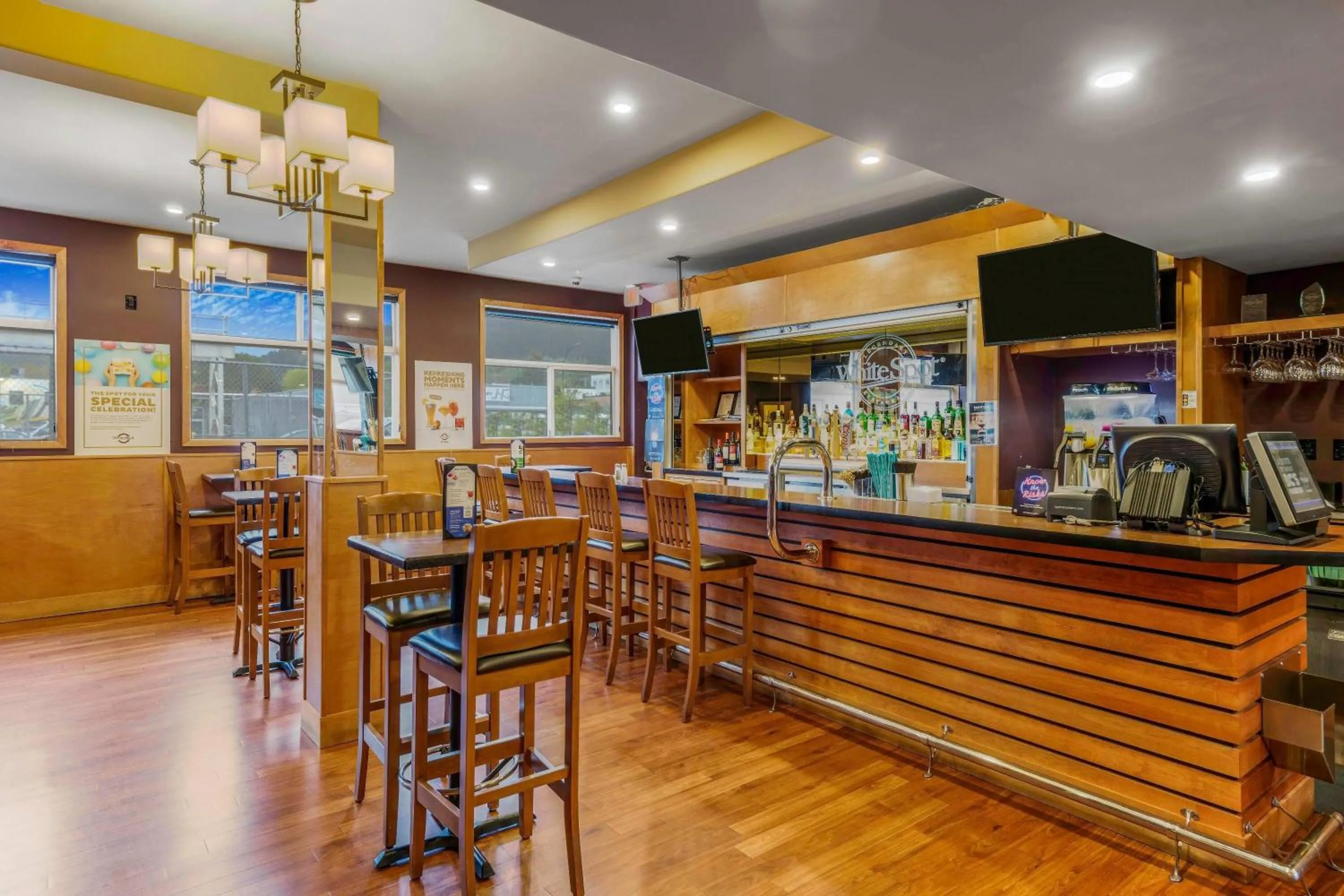 Lounge or bar in Days Inn by Wyndham Terrace