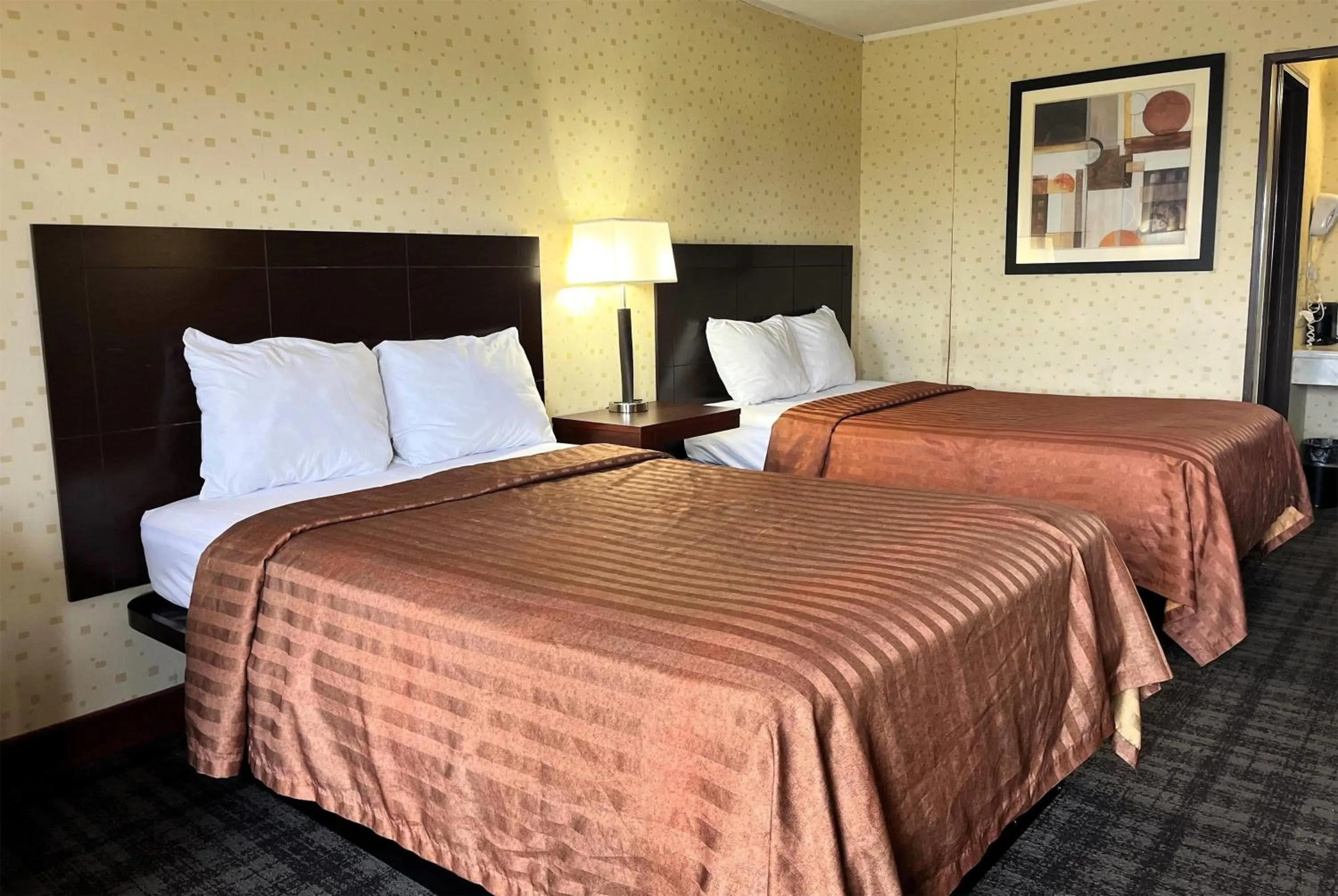 Photo of the whole room, Bed in Travelodge by Wyndham Seymour