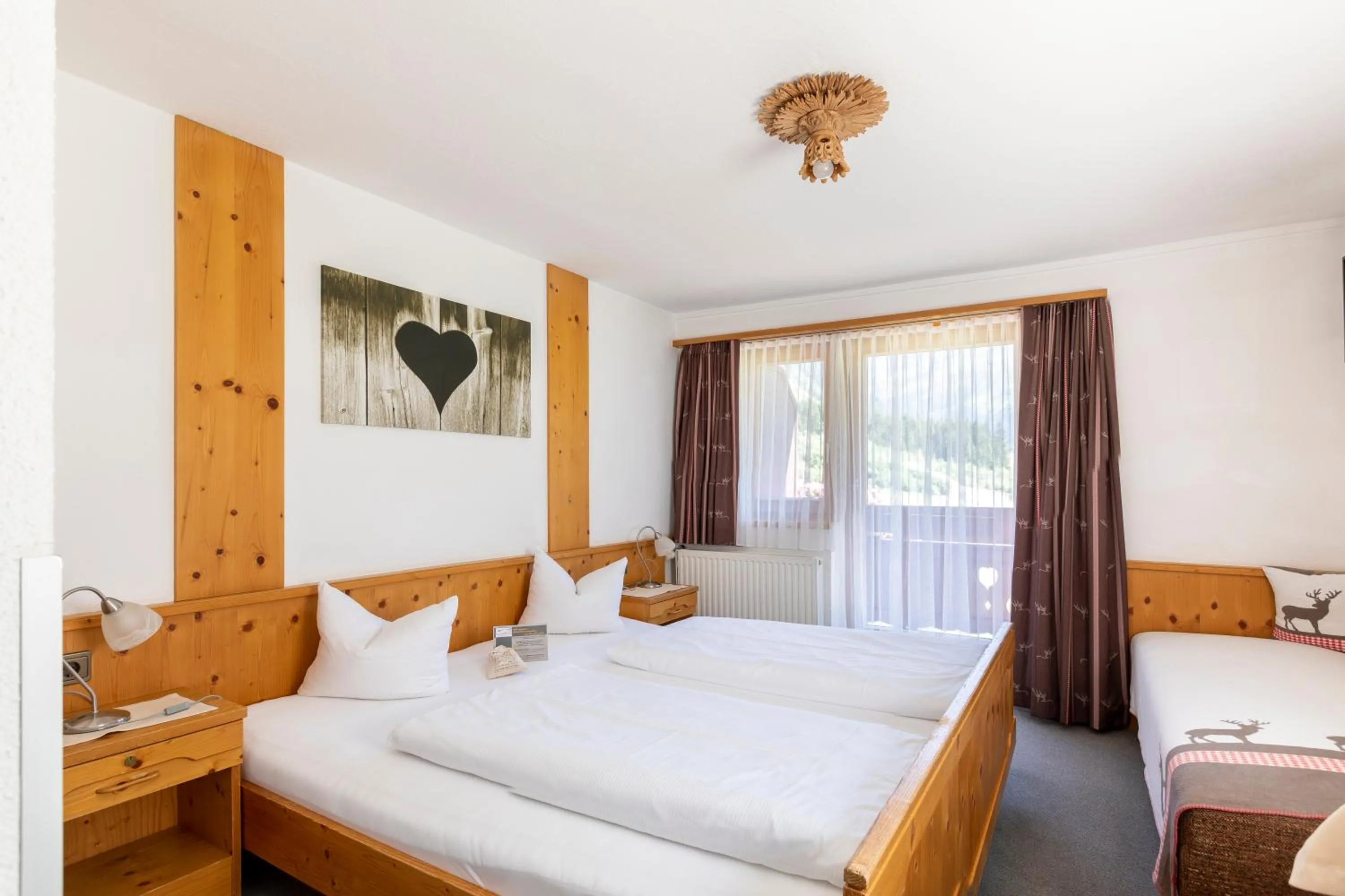 Photo of the whole room, Bed in Haus Elisabeth