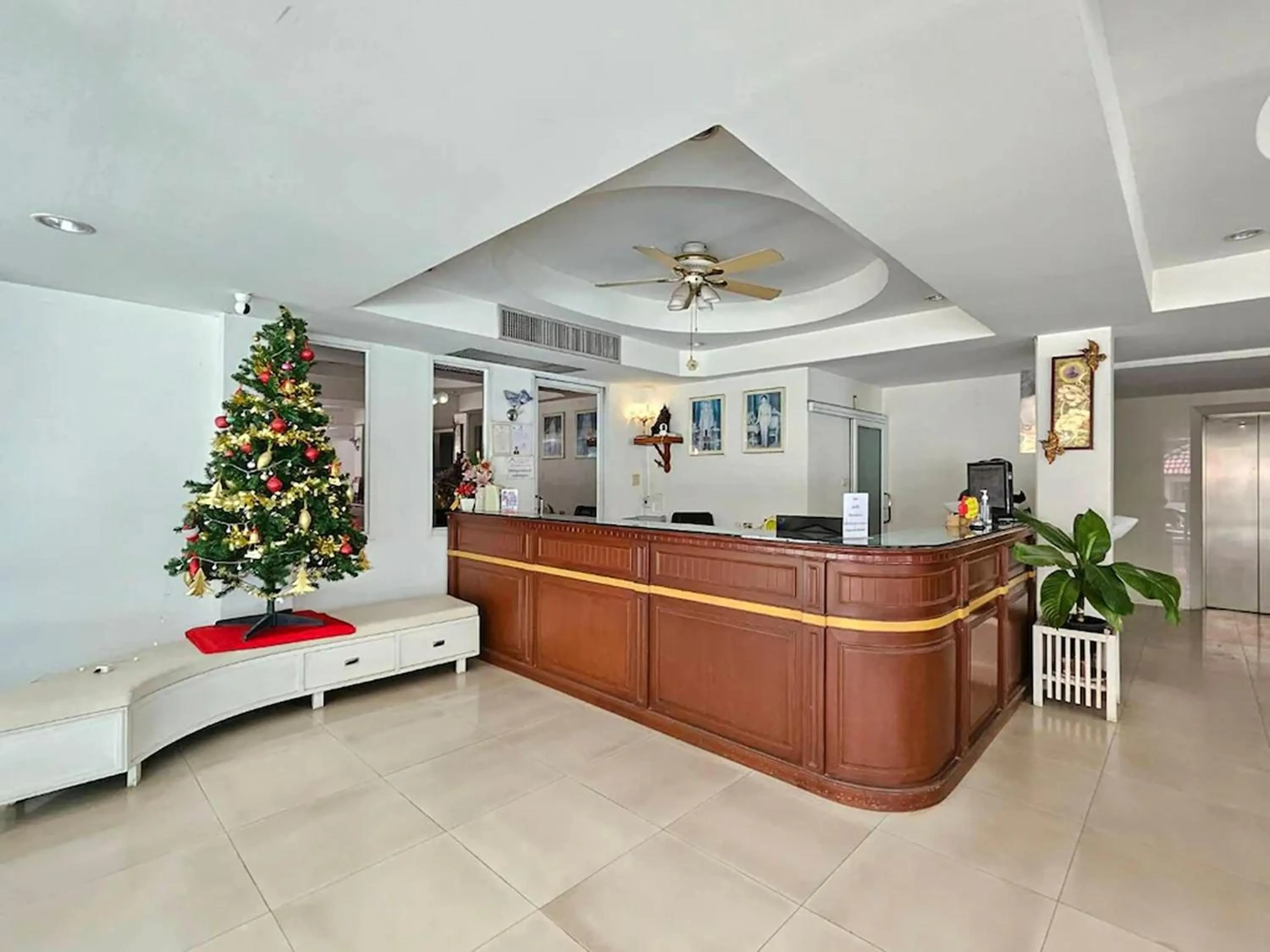 Lobby or reception in BT Grand Condotel