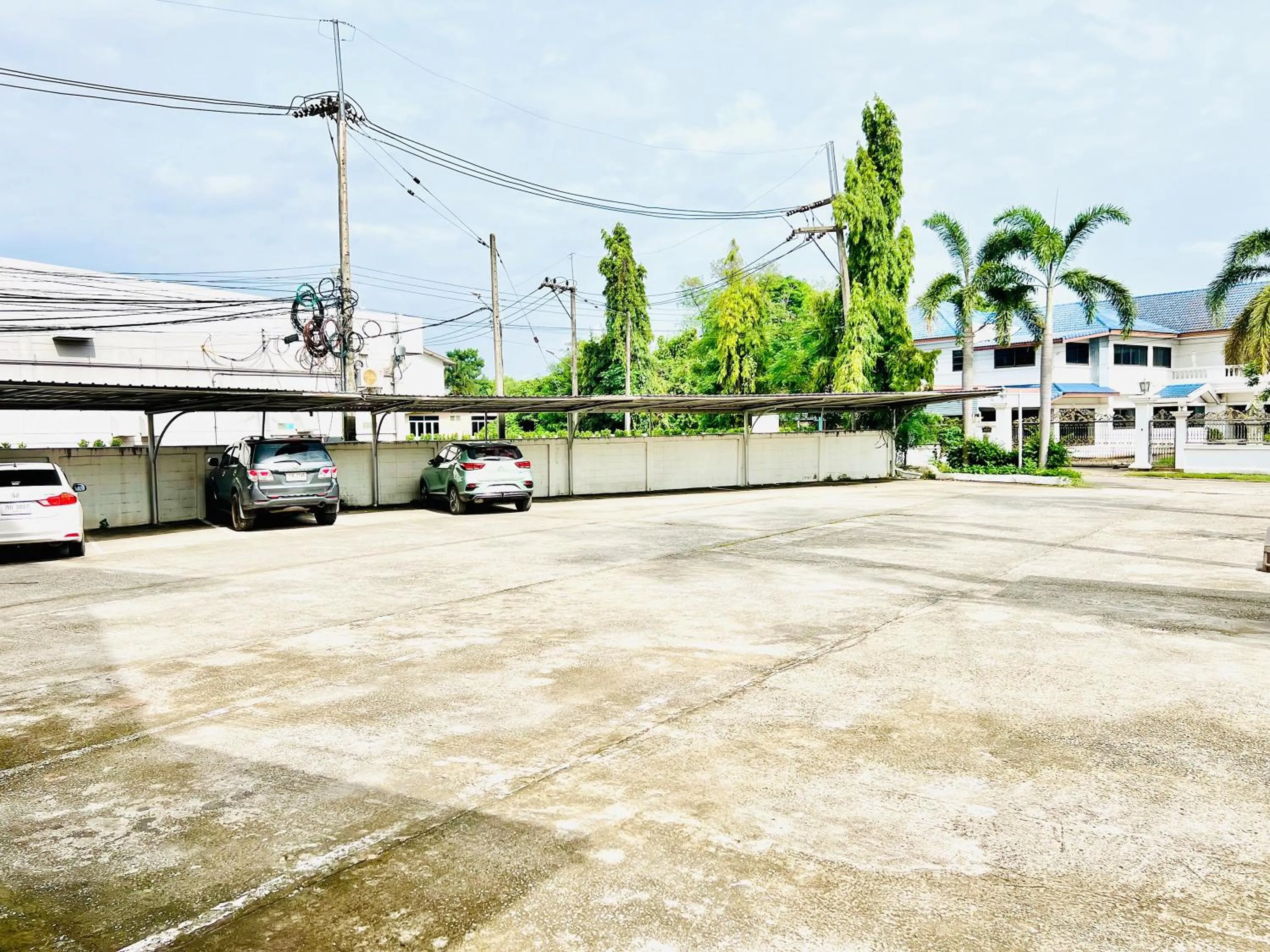 Parking in BT Grand Condotel