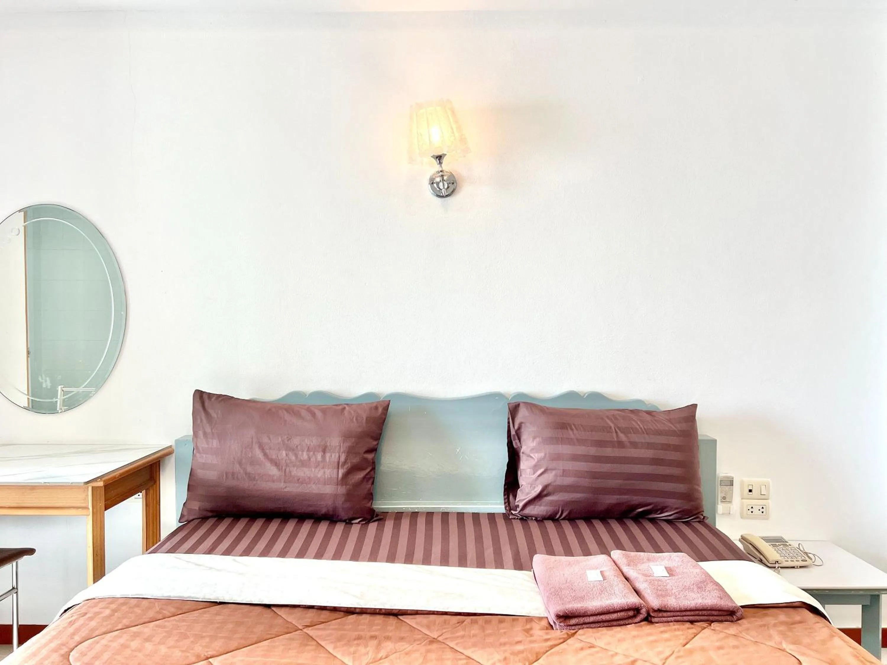 Photo of the whole room, Bed in BT Grand Condotel