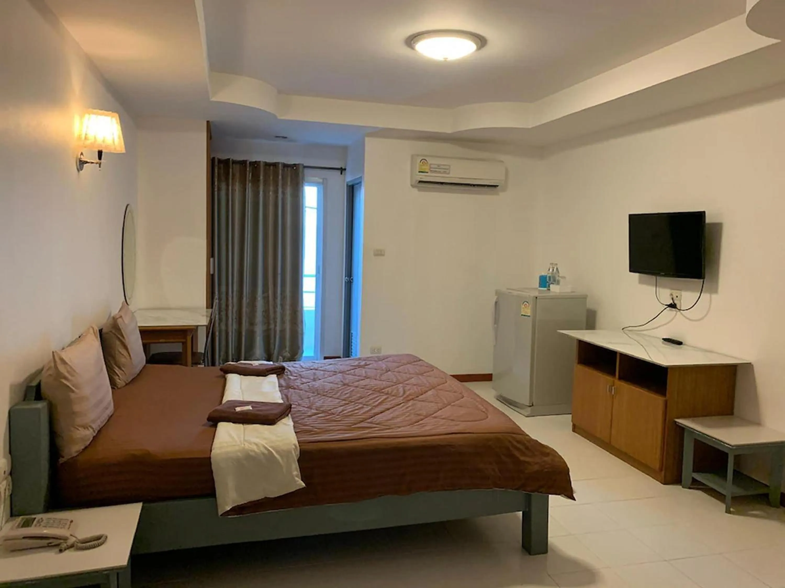 Photo of the whole room, Bed in BT Grand Condotel