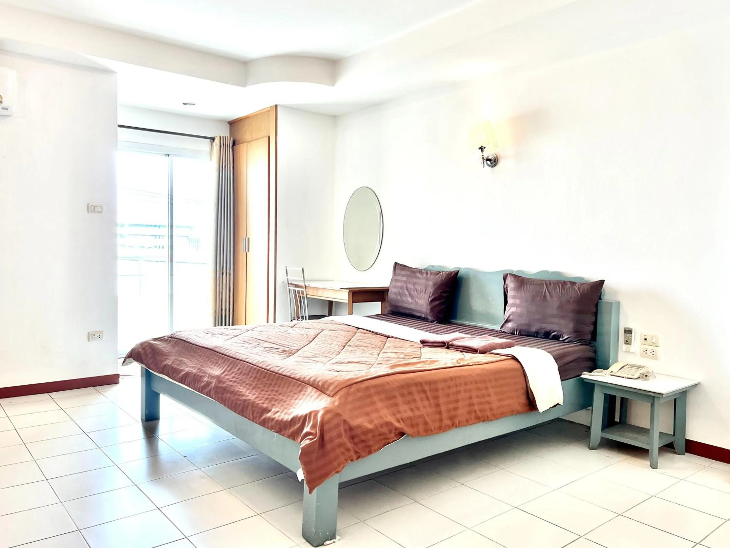 Photo of the whole room, Bed in BT Grand Condotel