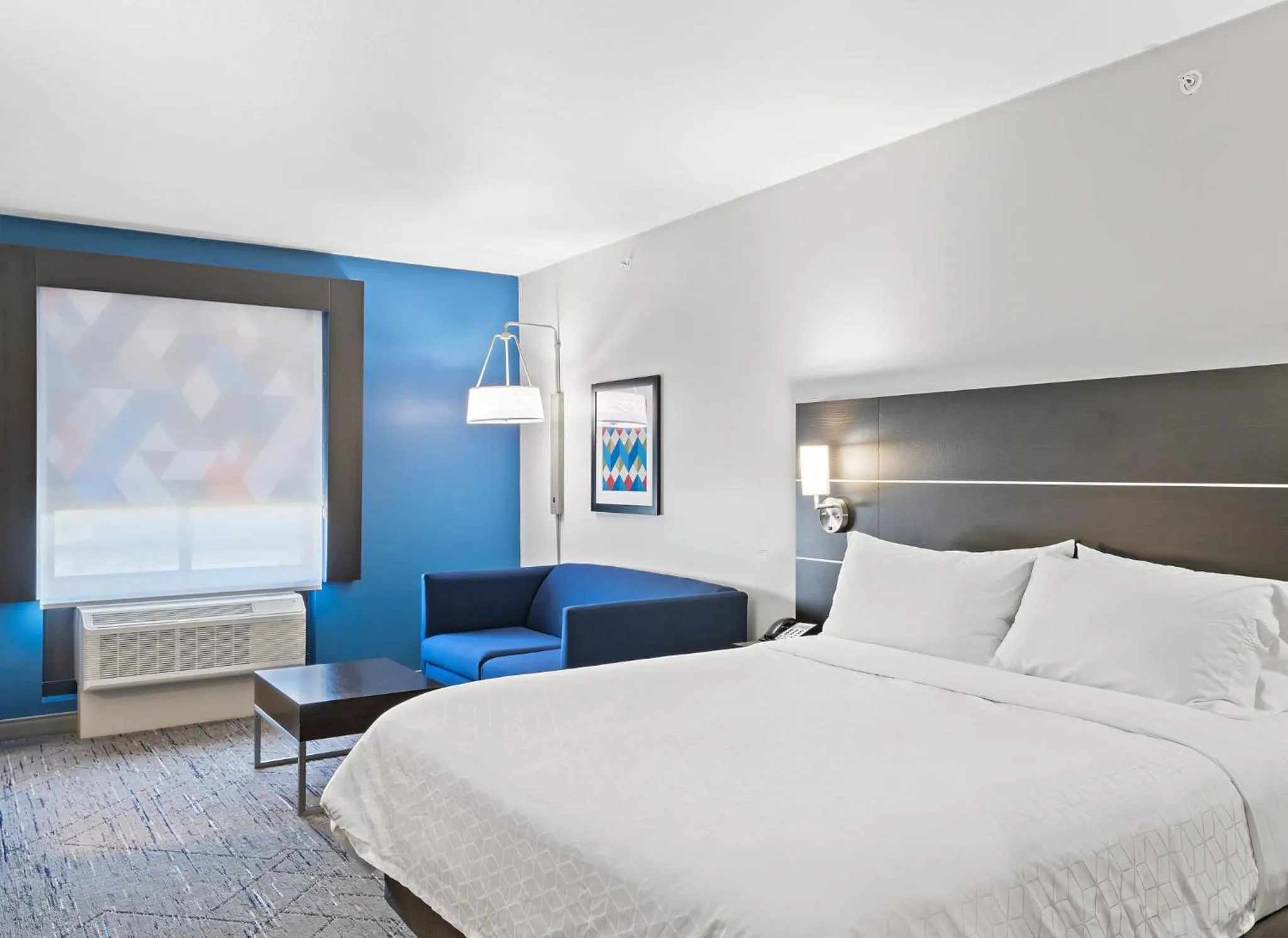 Bedroom, Bed in Holiday Inn Express & Suites White Hall by IHG