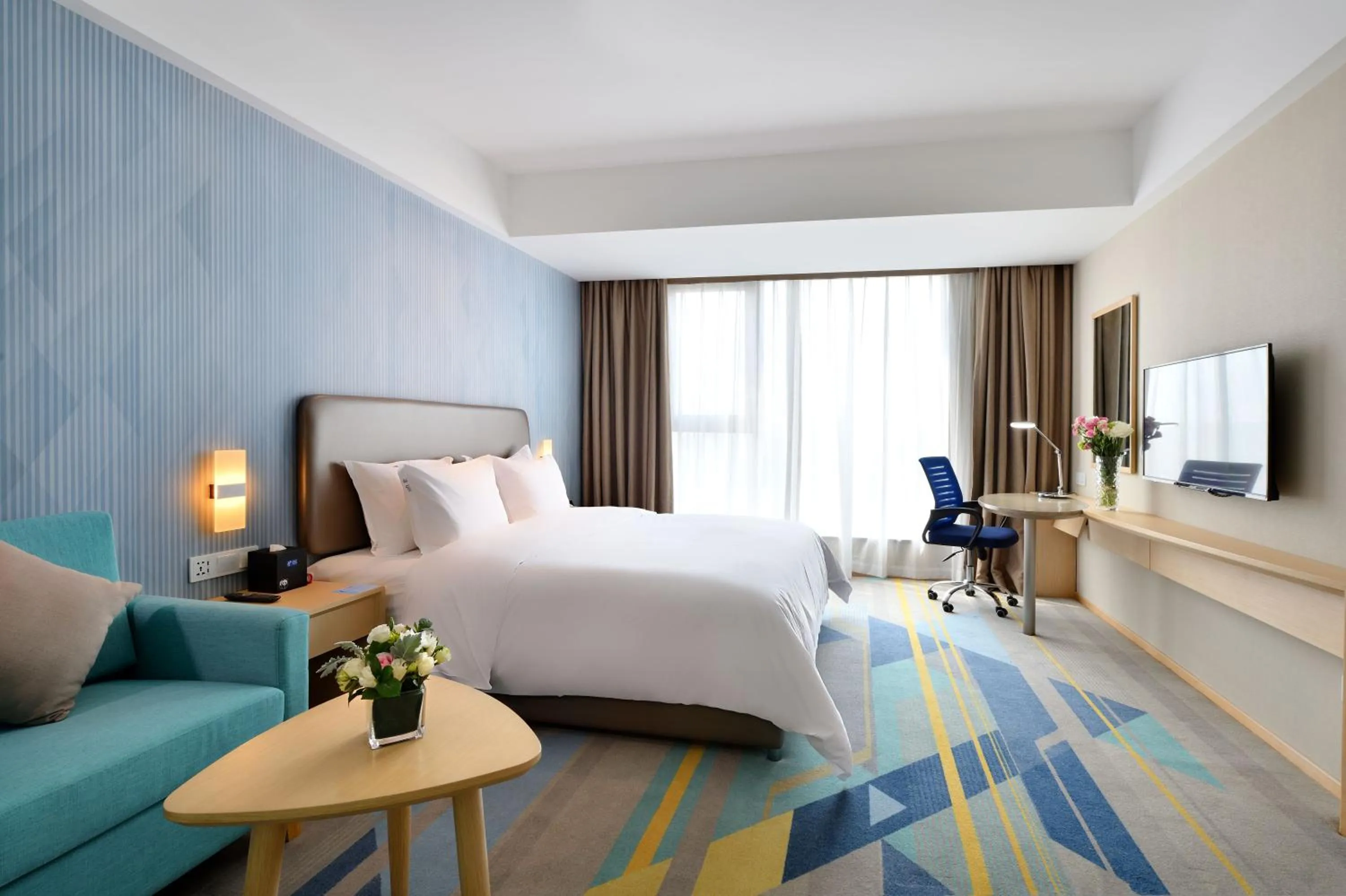 Breakfast, Bed in Holiday Inn Express Chengdu Tianhe by IHG