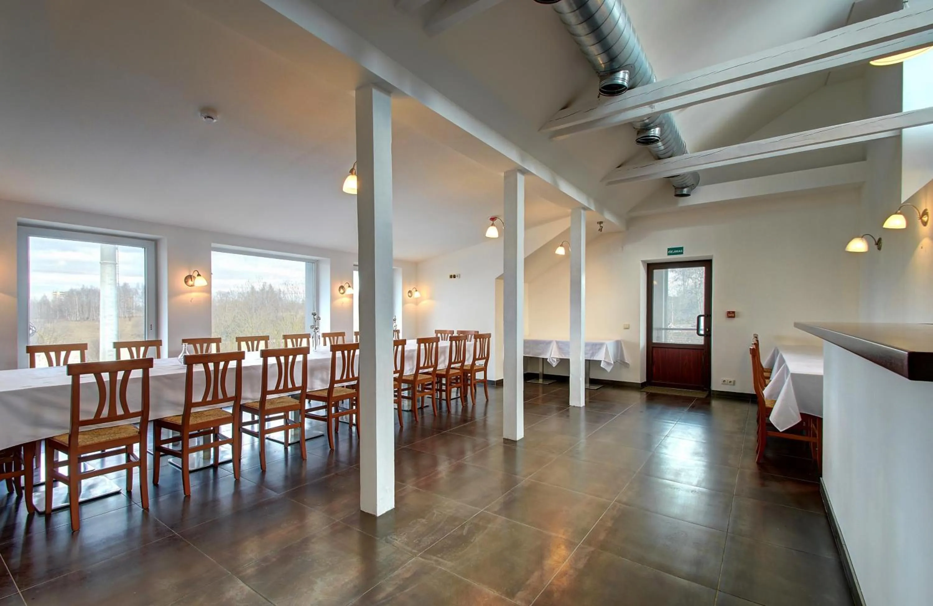 Communal lounge/ TV room in Aerohotel