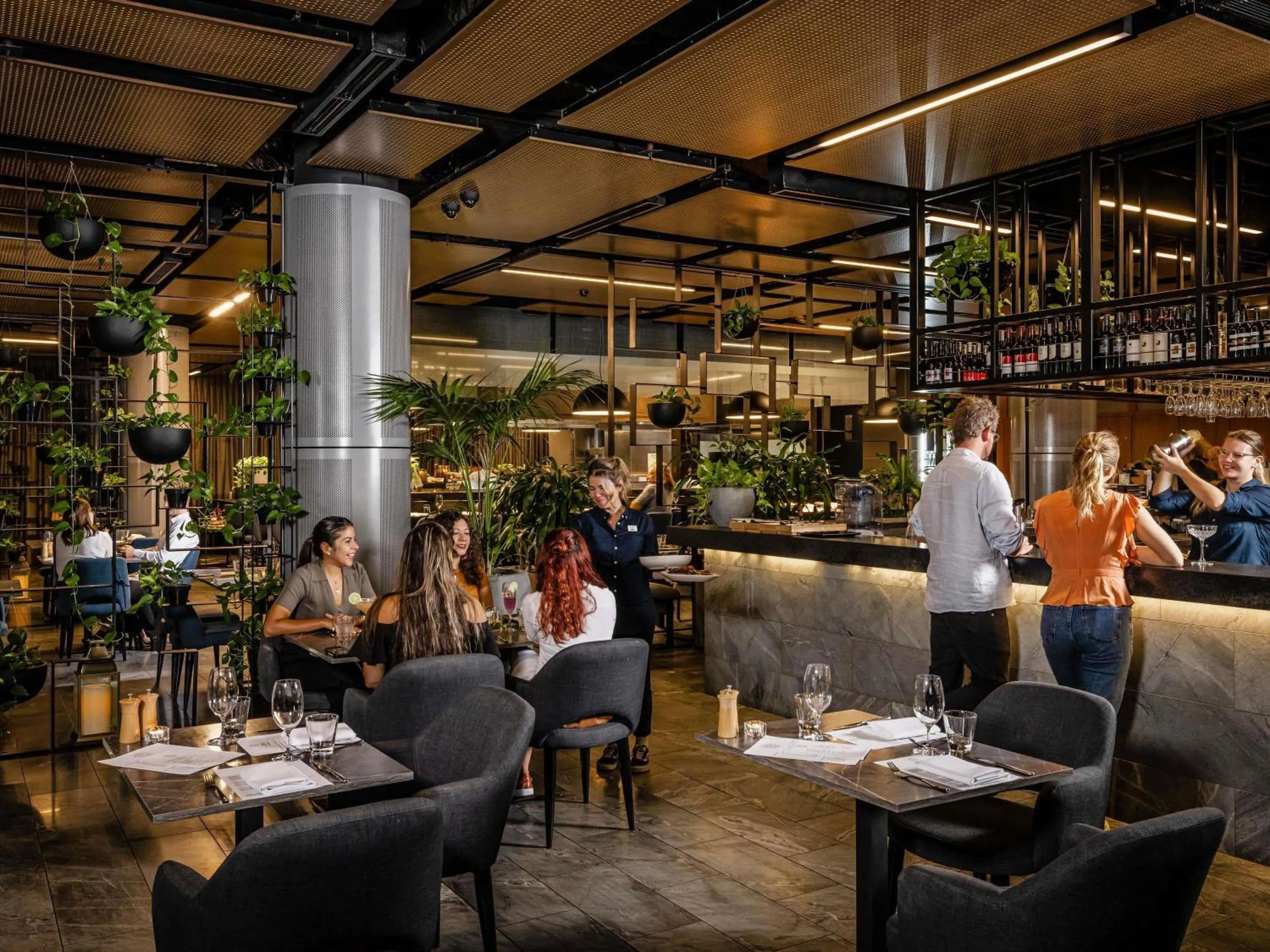 Restaurant/places to eat in Novotel Brisbane South Bank