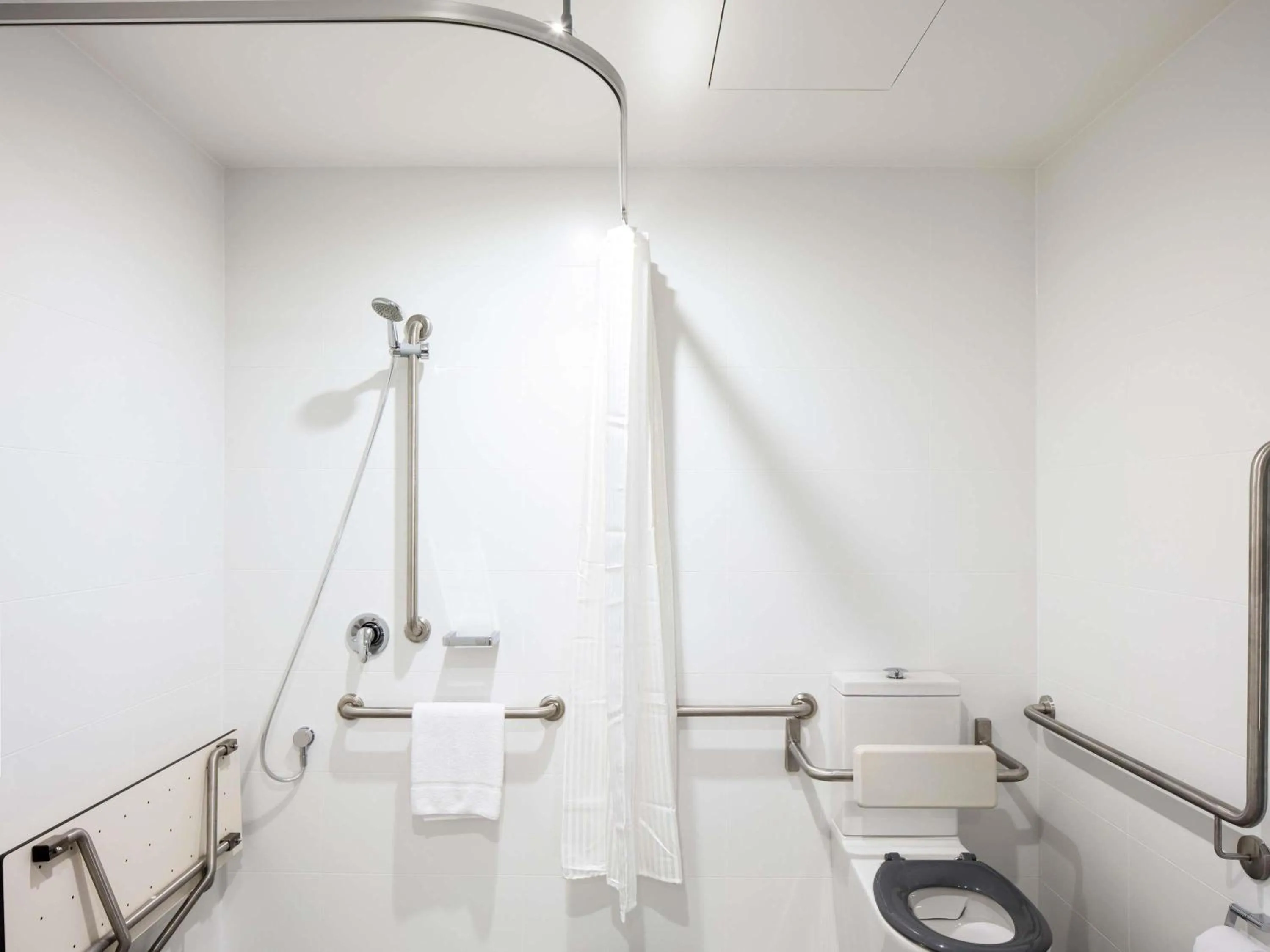 Bedroom in Novotel Brisbane South Bank