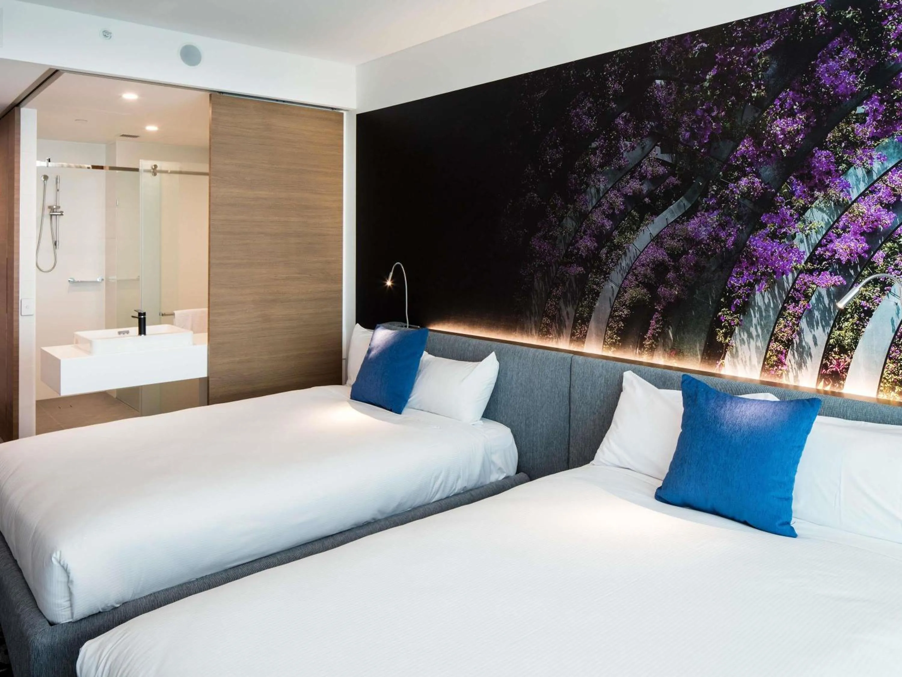 Bedroom, Bed in Novotel Brisbane South Bank