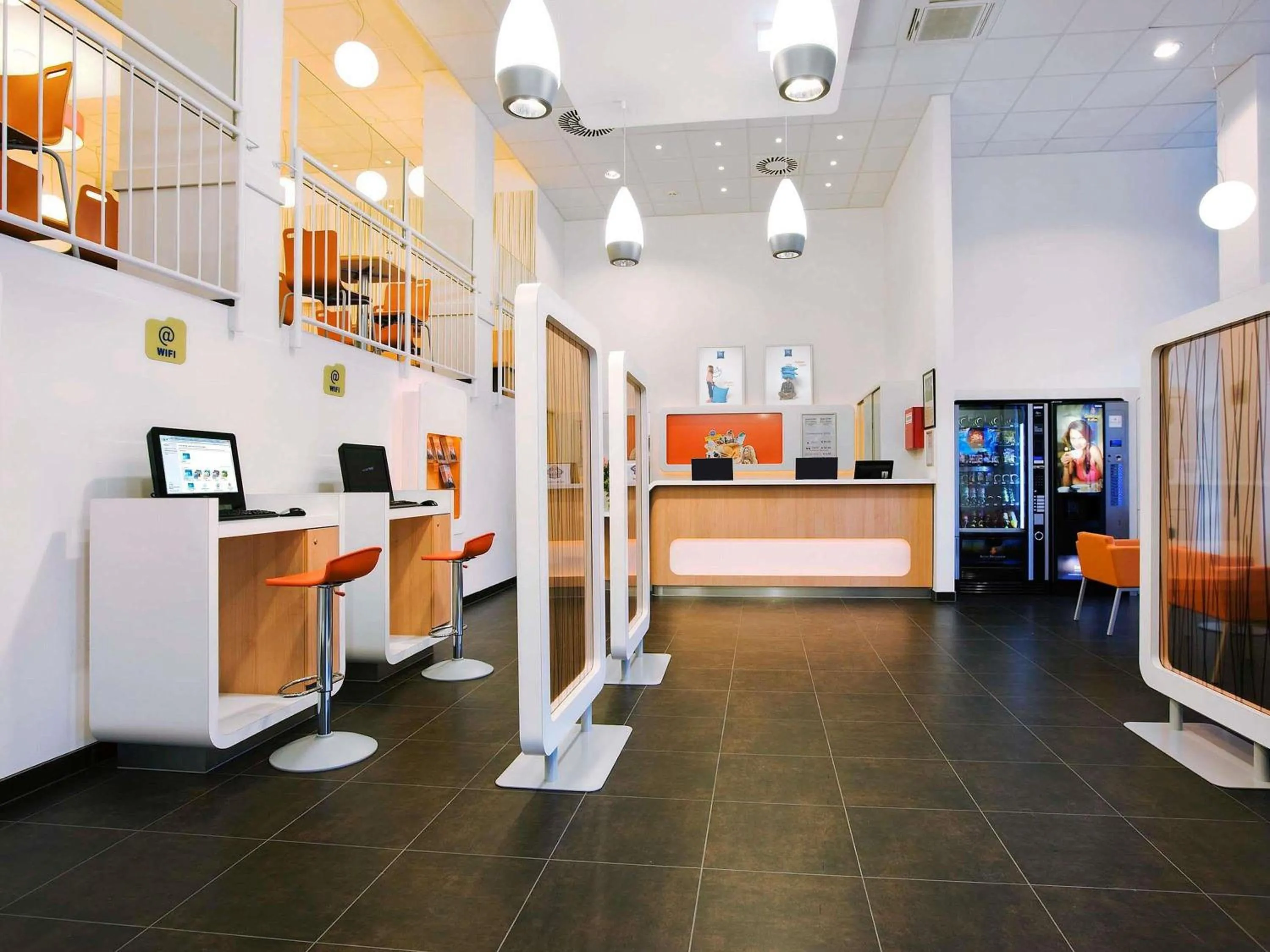 Lounge or bar in ibis budget Patos de Minas