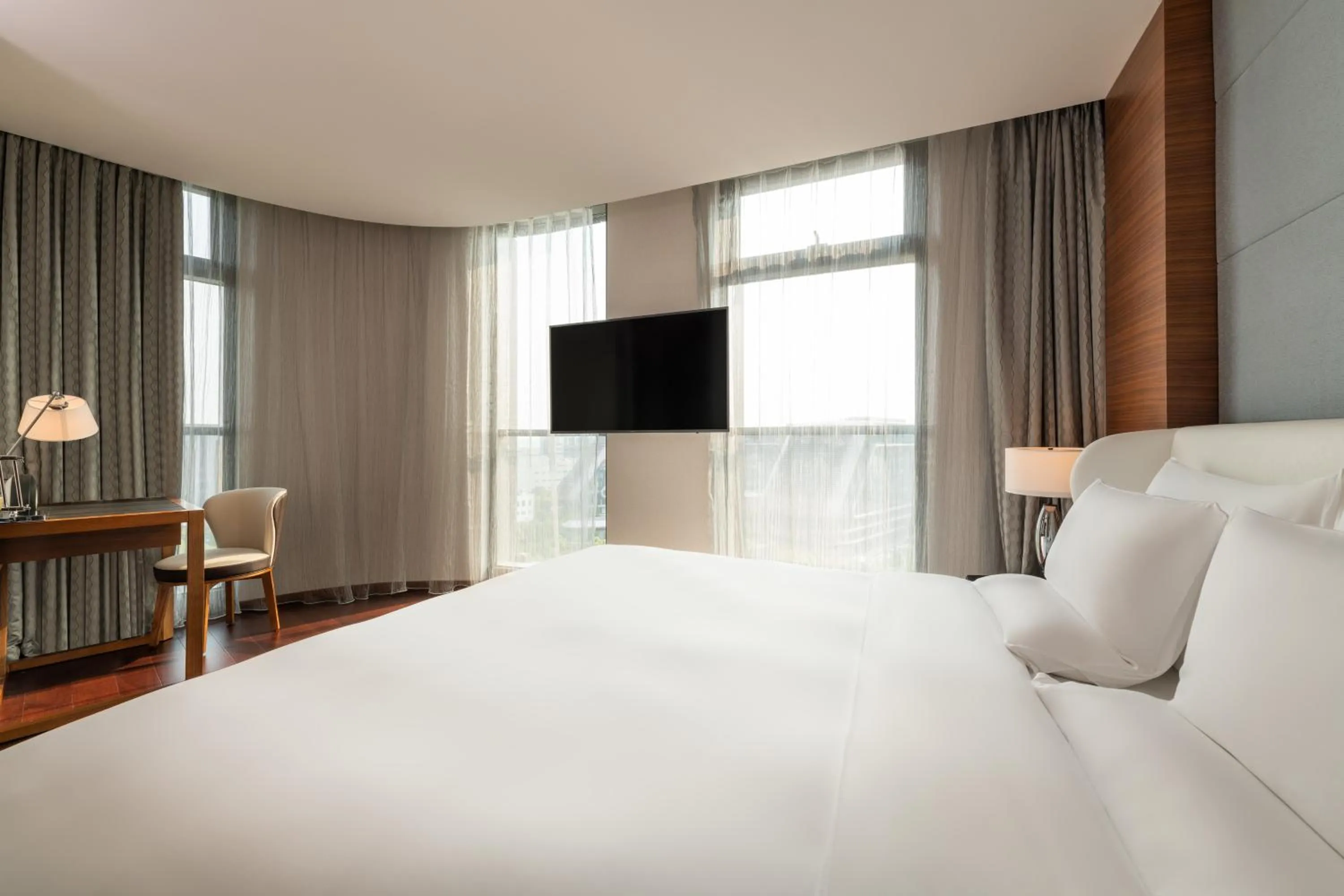 Bed in Novotel Shanghai Hongqiao