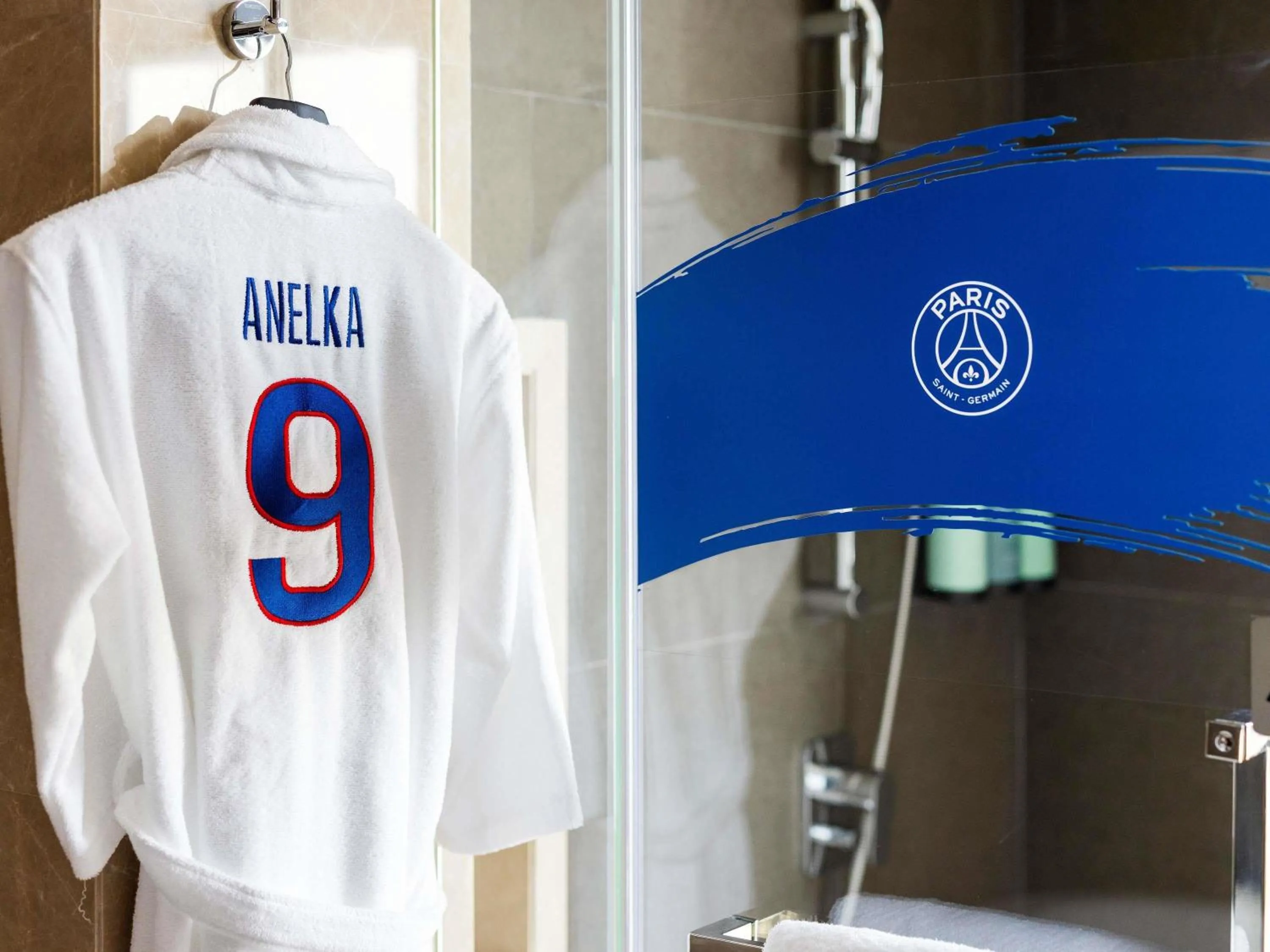 Bedroom in Novotel Shanghai Hongqiao