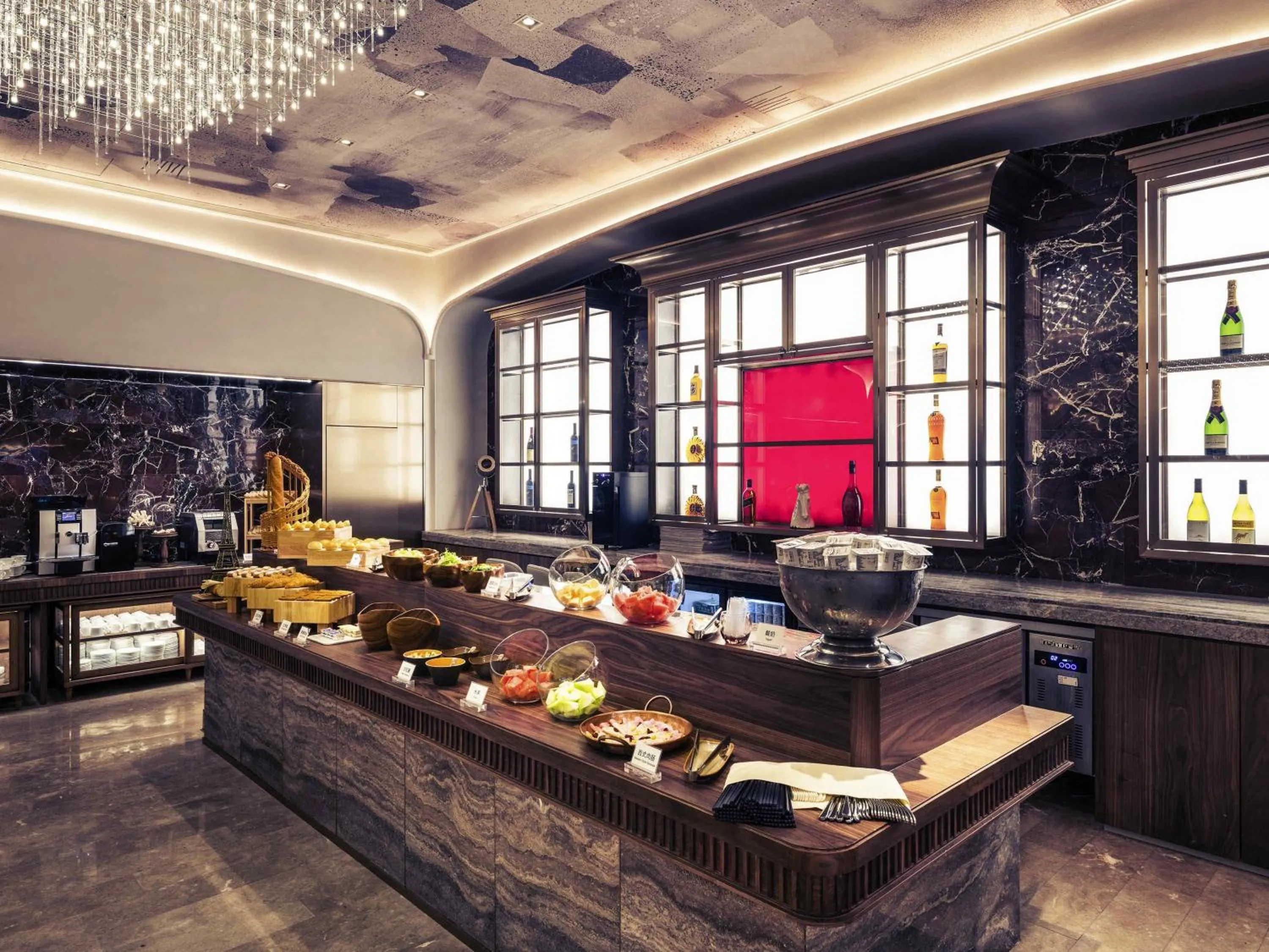 Restaurant/places to eat in Mercure Shanghai Hongqiao SOHO