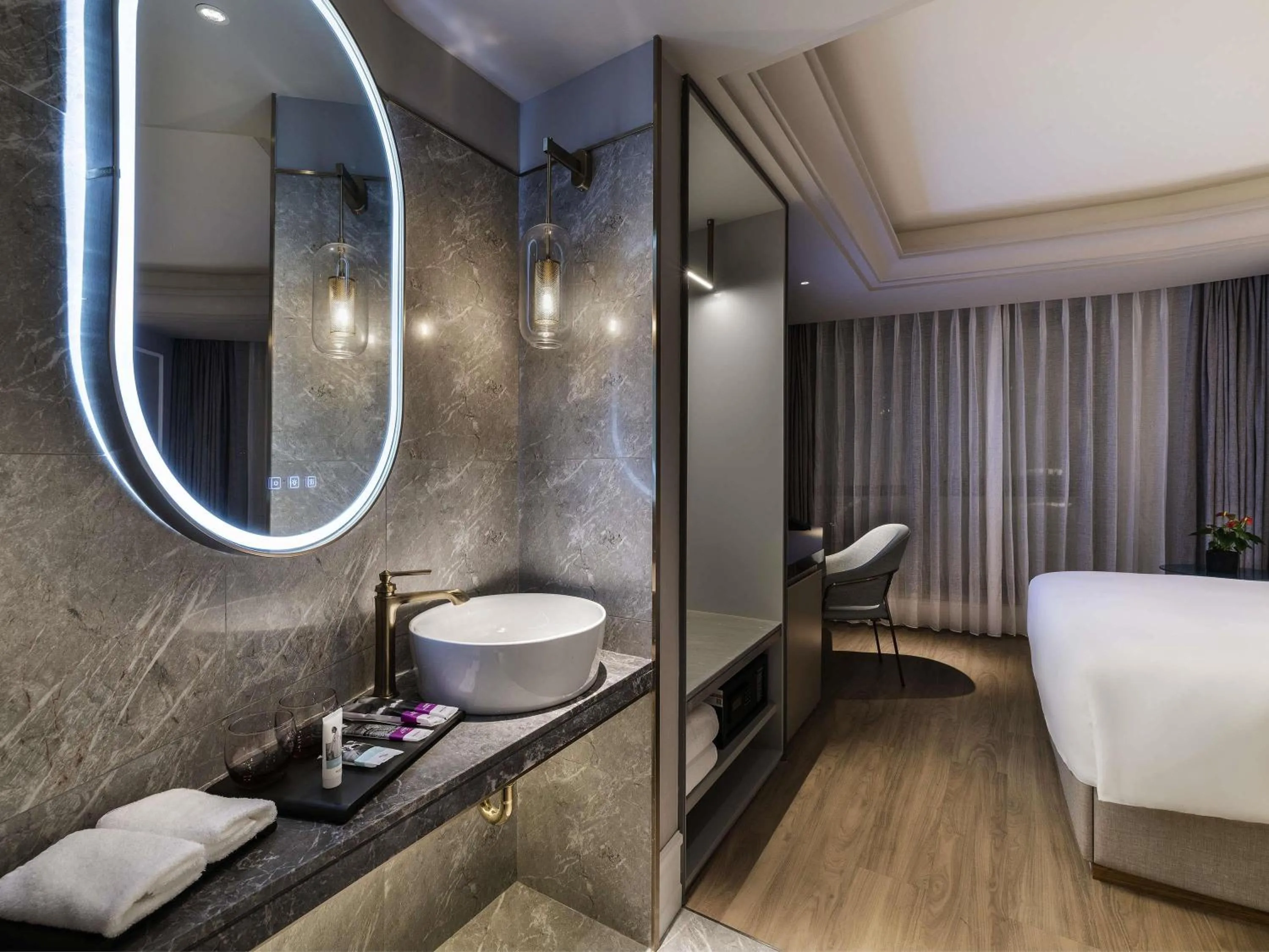 Bedroom, Bed in Mercure Hangzhou West Lake