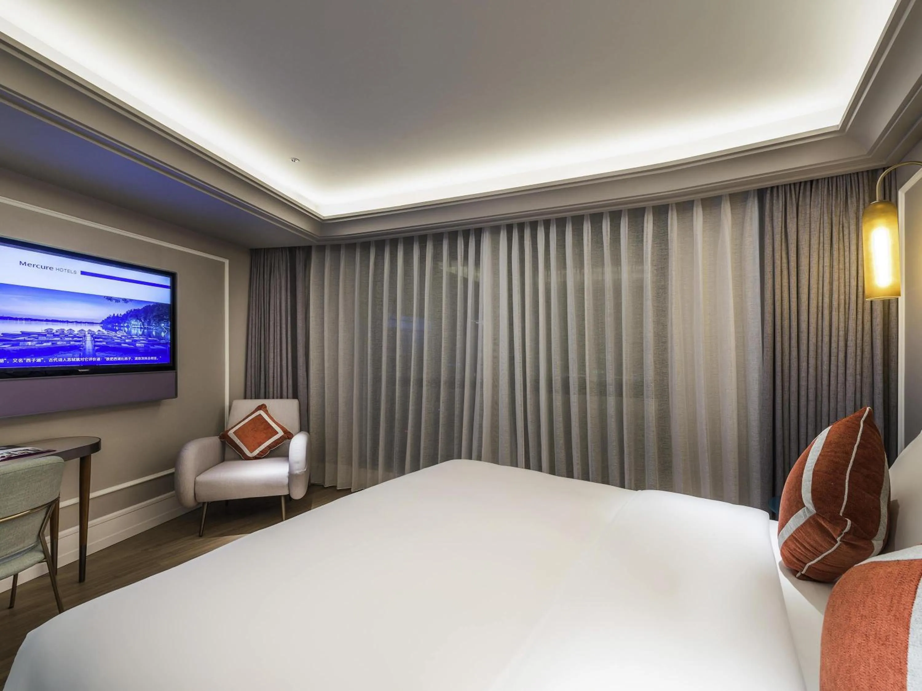 Bedroom, Bed in Mercure Hangzhou West Lake