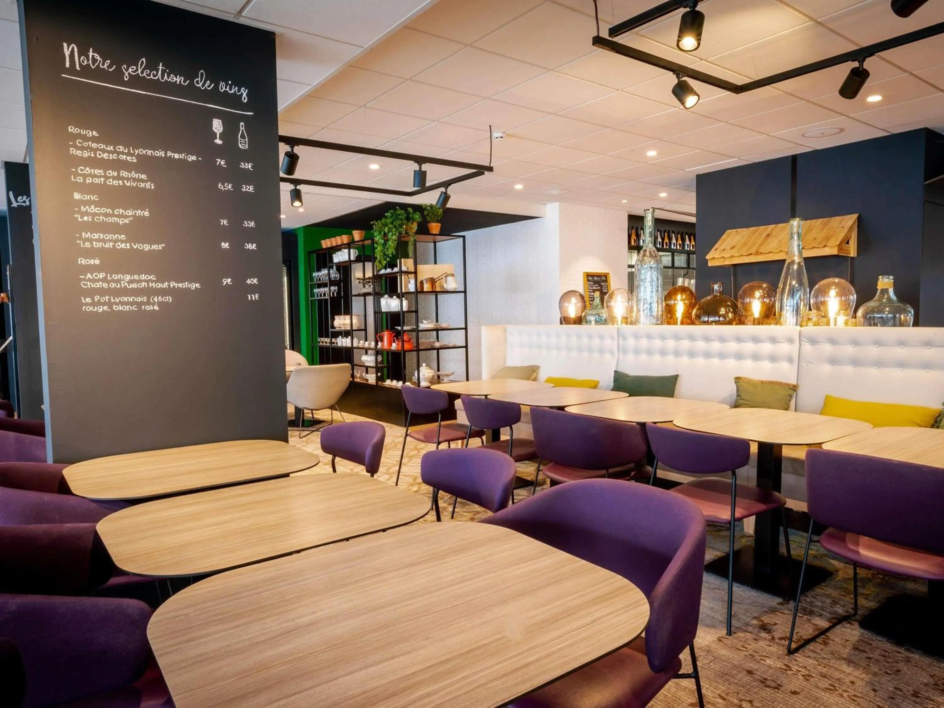 Restaurant/places to eat in ibis Styles Lyon Bron Eurexpo