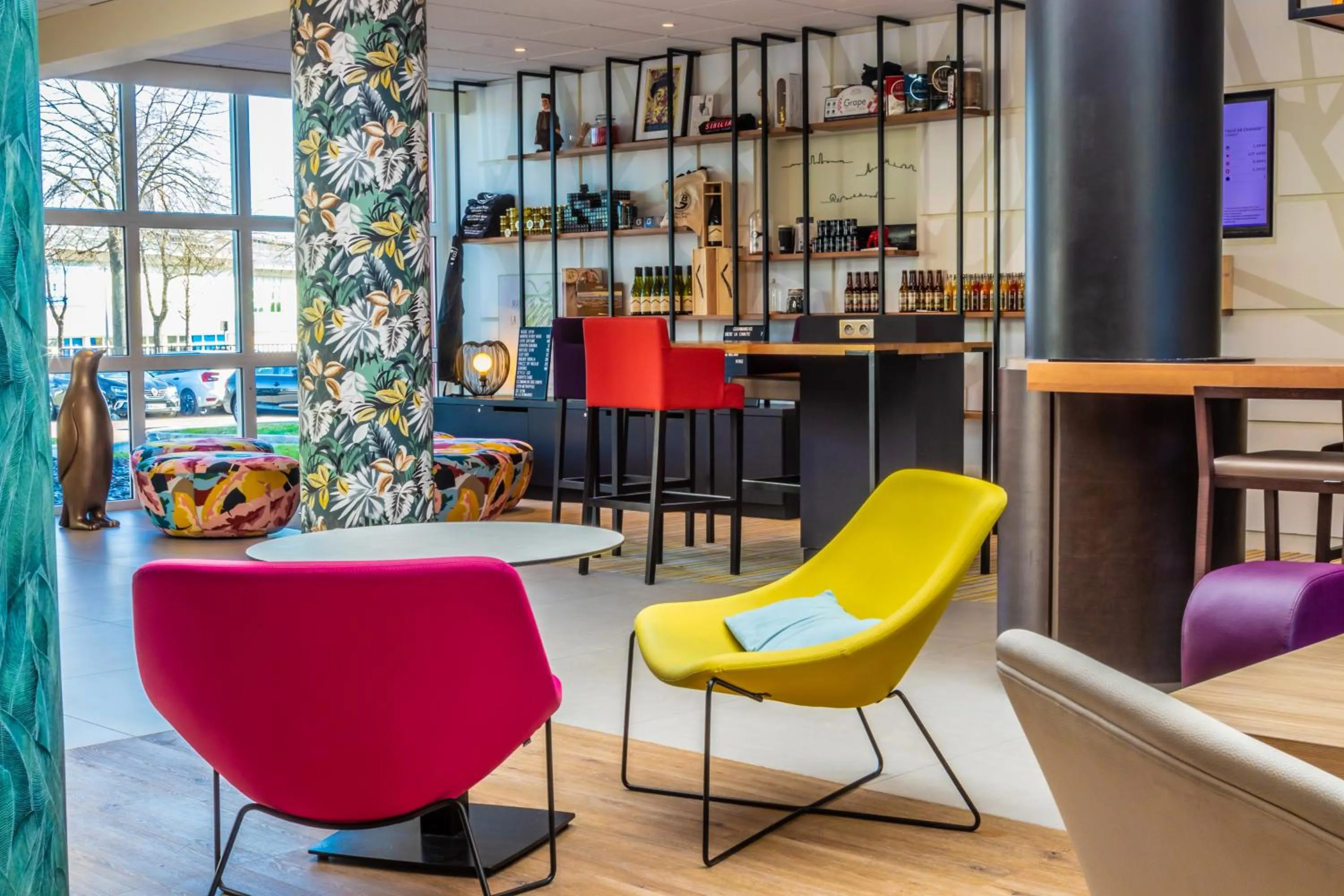 Lobby or reception in ibis Styles Lyon Bron Eurexpo