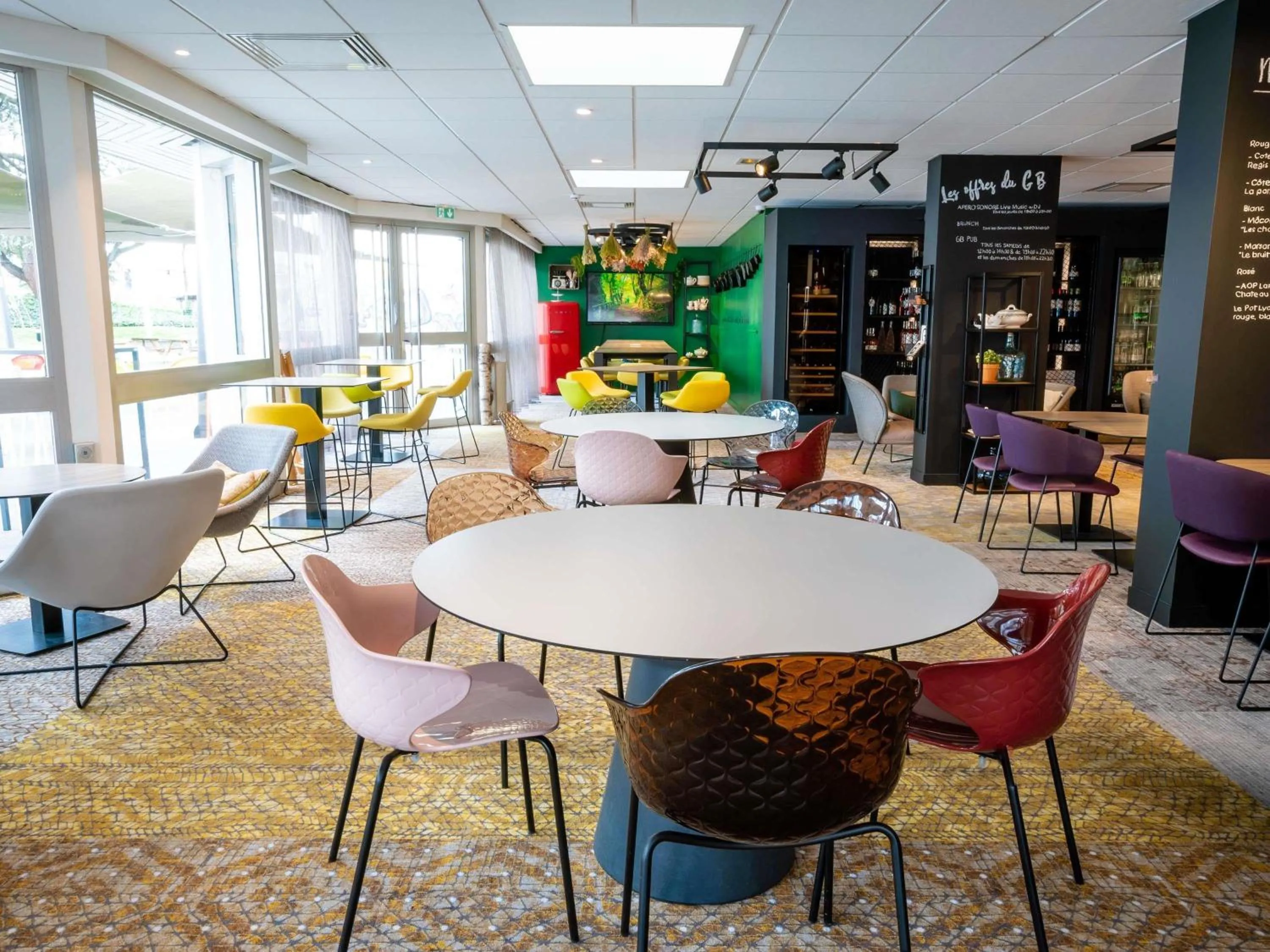 Restaurant/places to eat in ibis Styles Lyon Bron Eurexpo