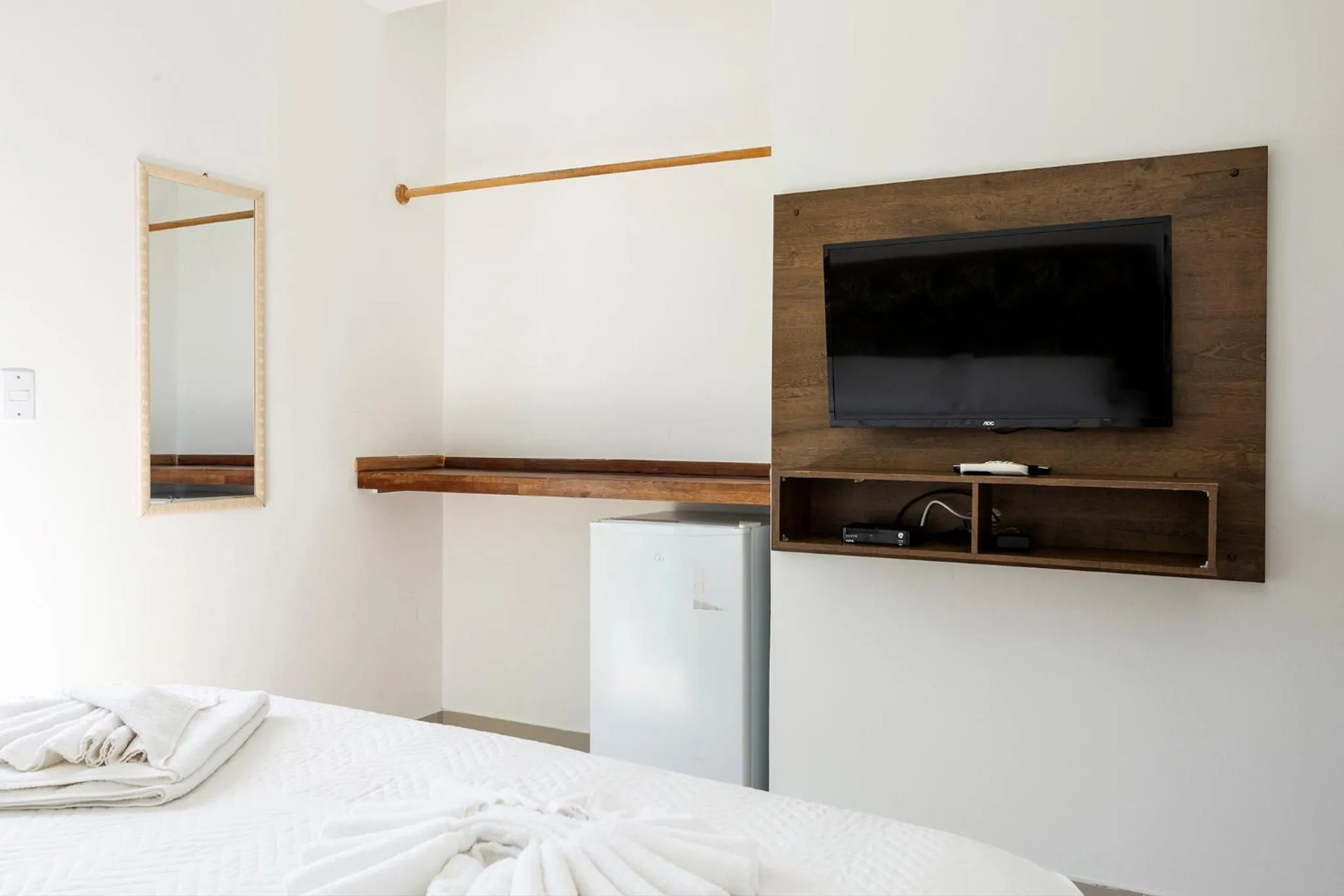 wardrobe, Bed in Pousada Bonns Ventos