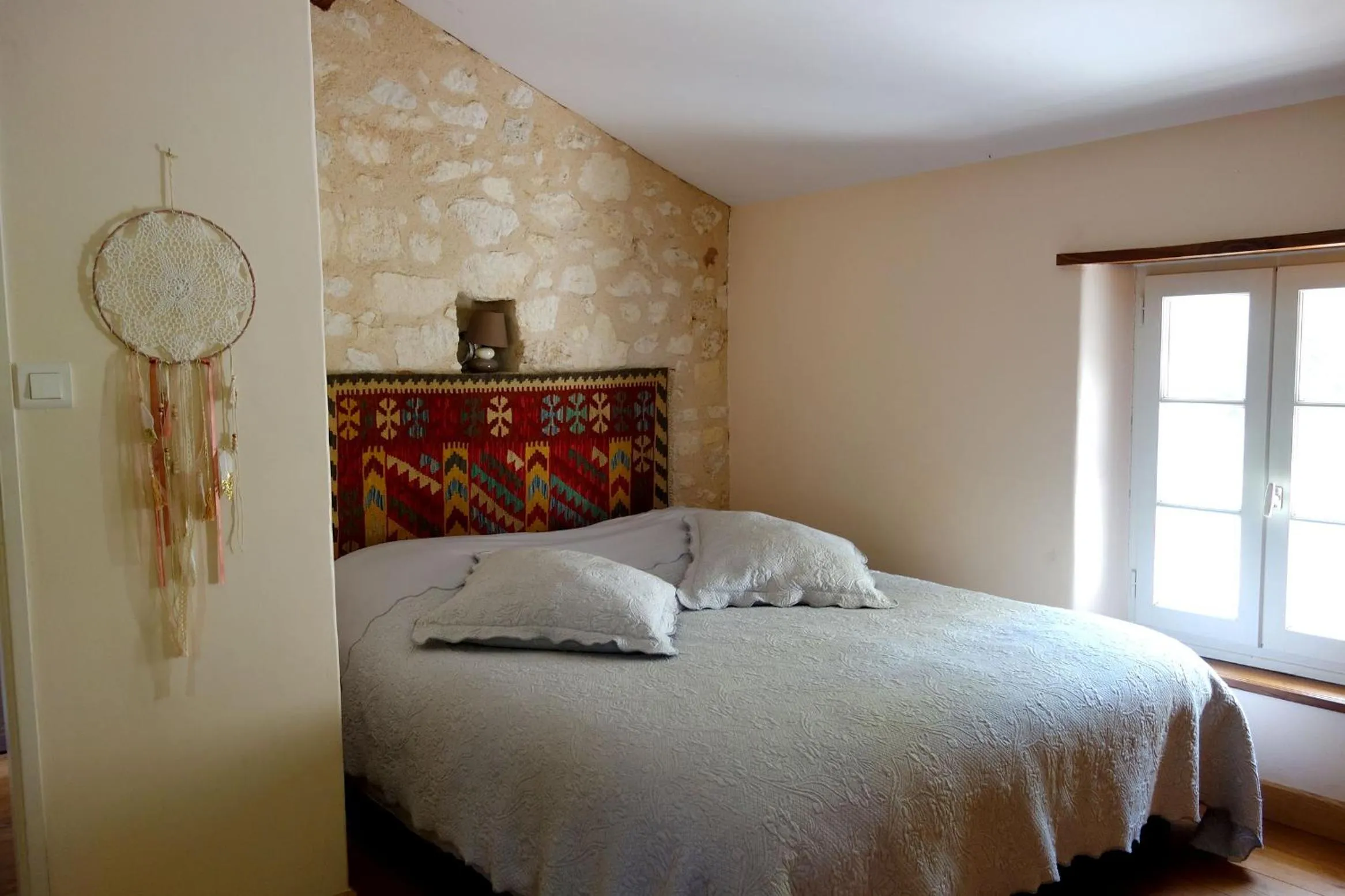 Bed in Les Jardins de Camelot