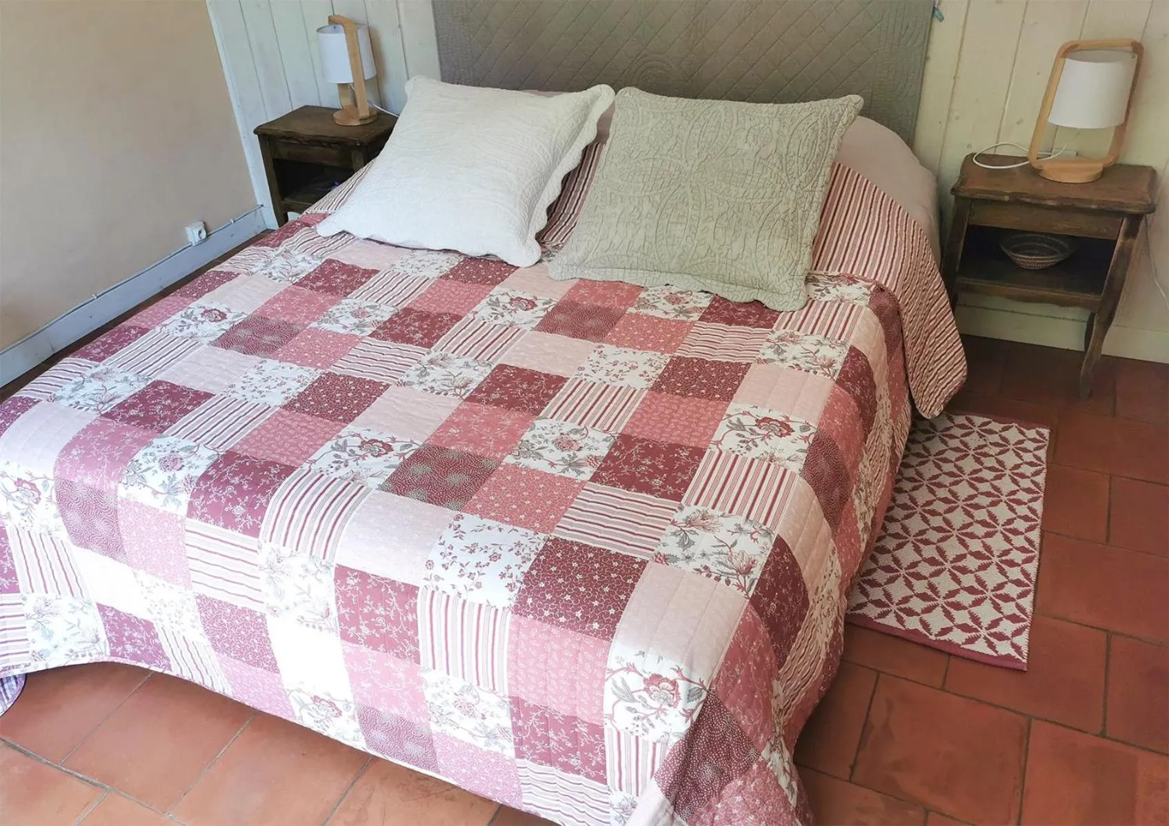 Bed in Les Jardins de Camelot