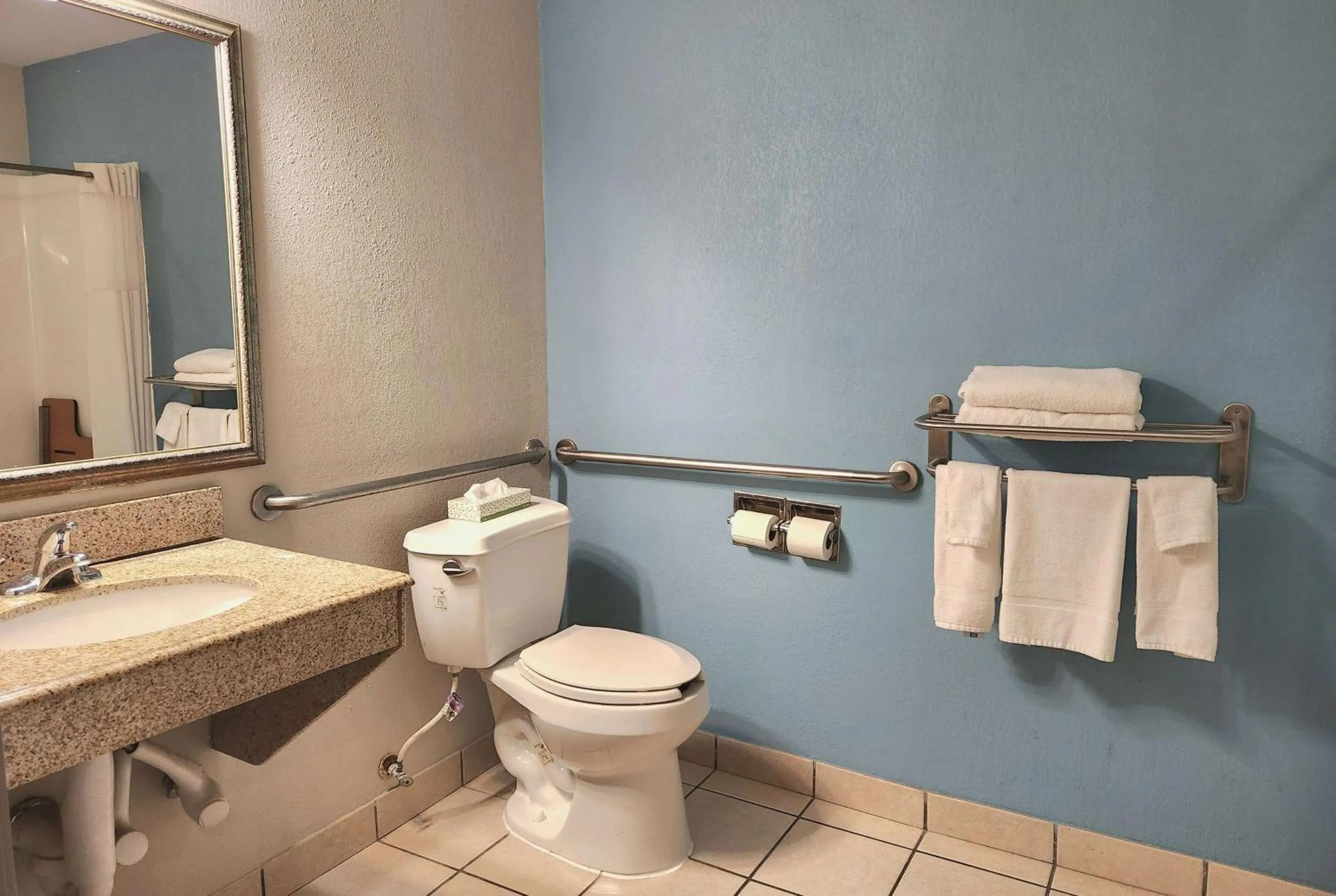 Bathroom in Days Inn & Suites by Wyndham Thibodaux