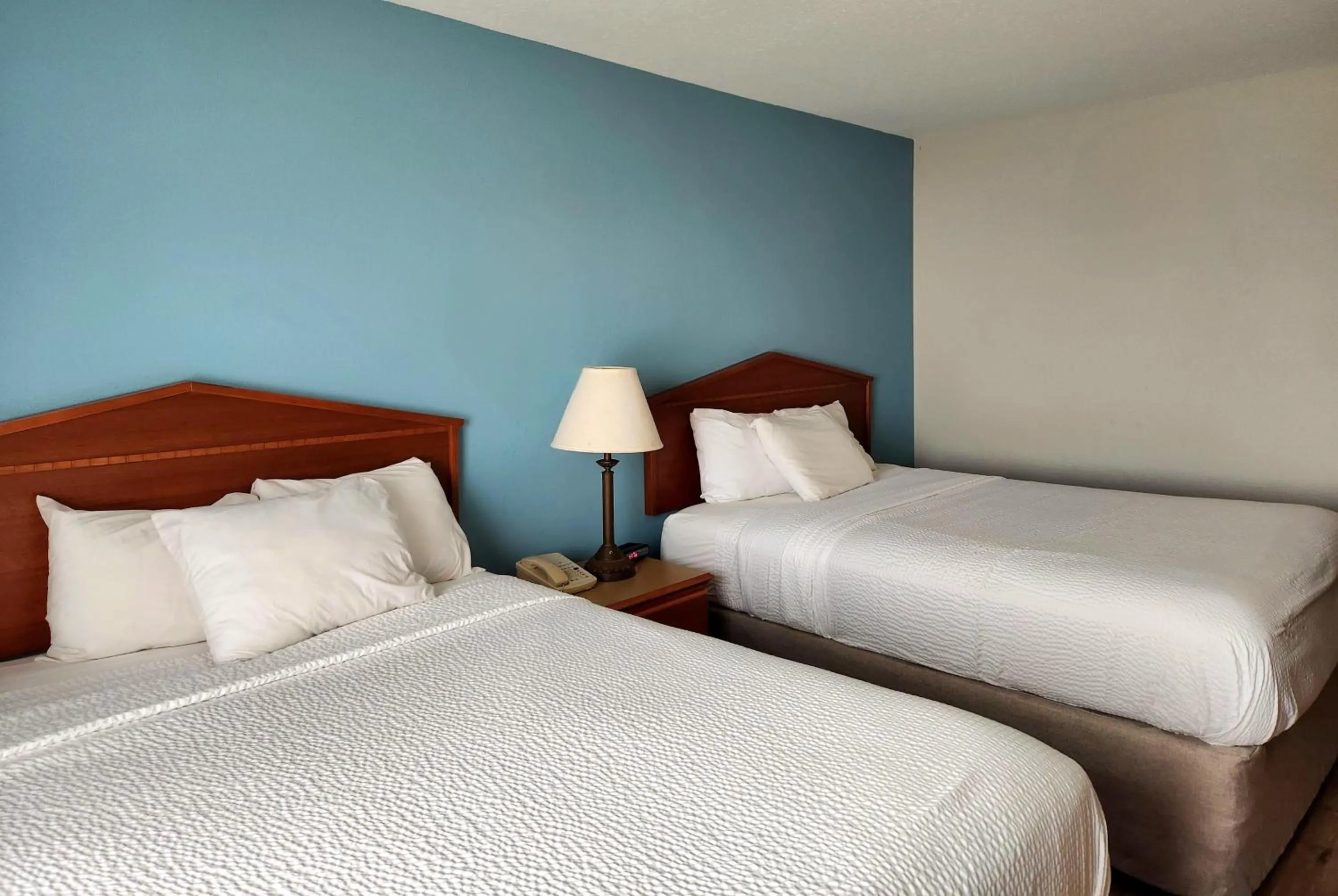 Photo of the whole room, Bed in Days Inn & Suites by Wyndham Thibodaux
