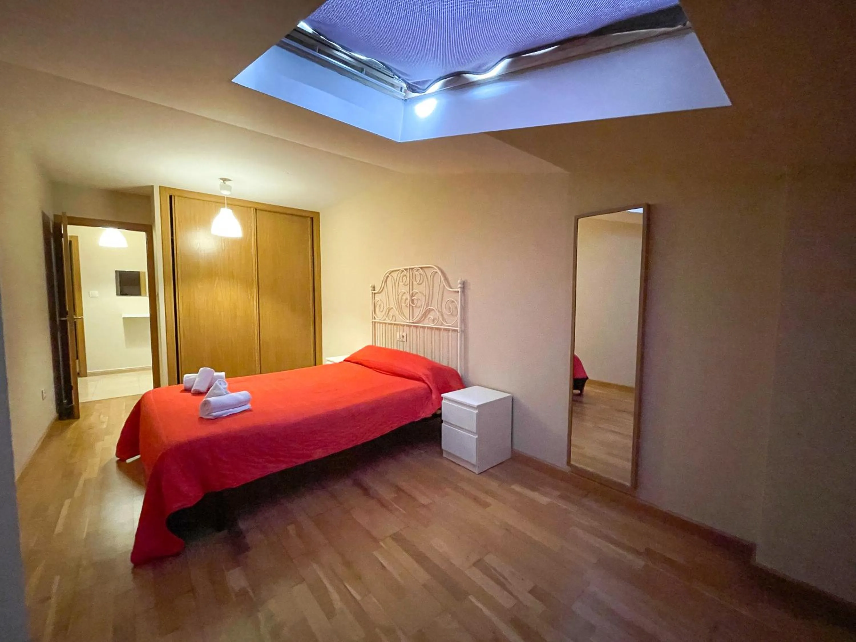 Bed in Alojamientos Playa de las Catedrales 3000