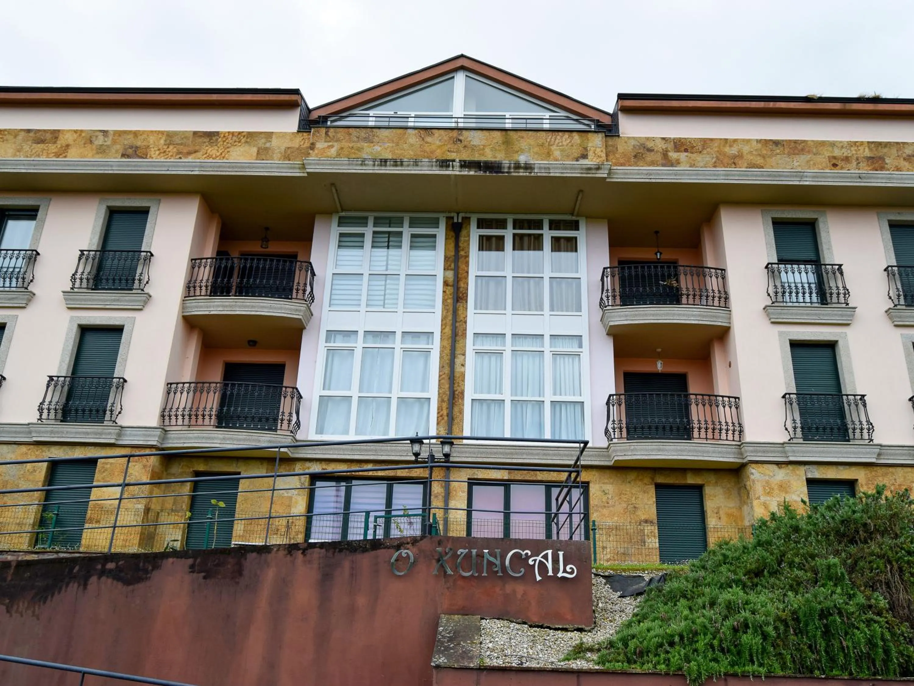 Property building in Alojamientos Playa de las Catedrales 3000