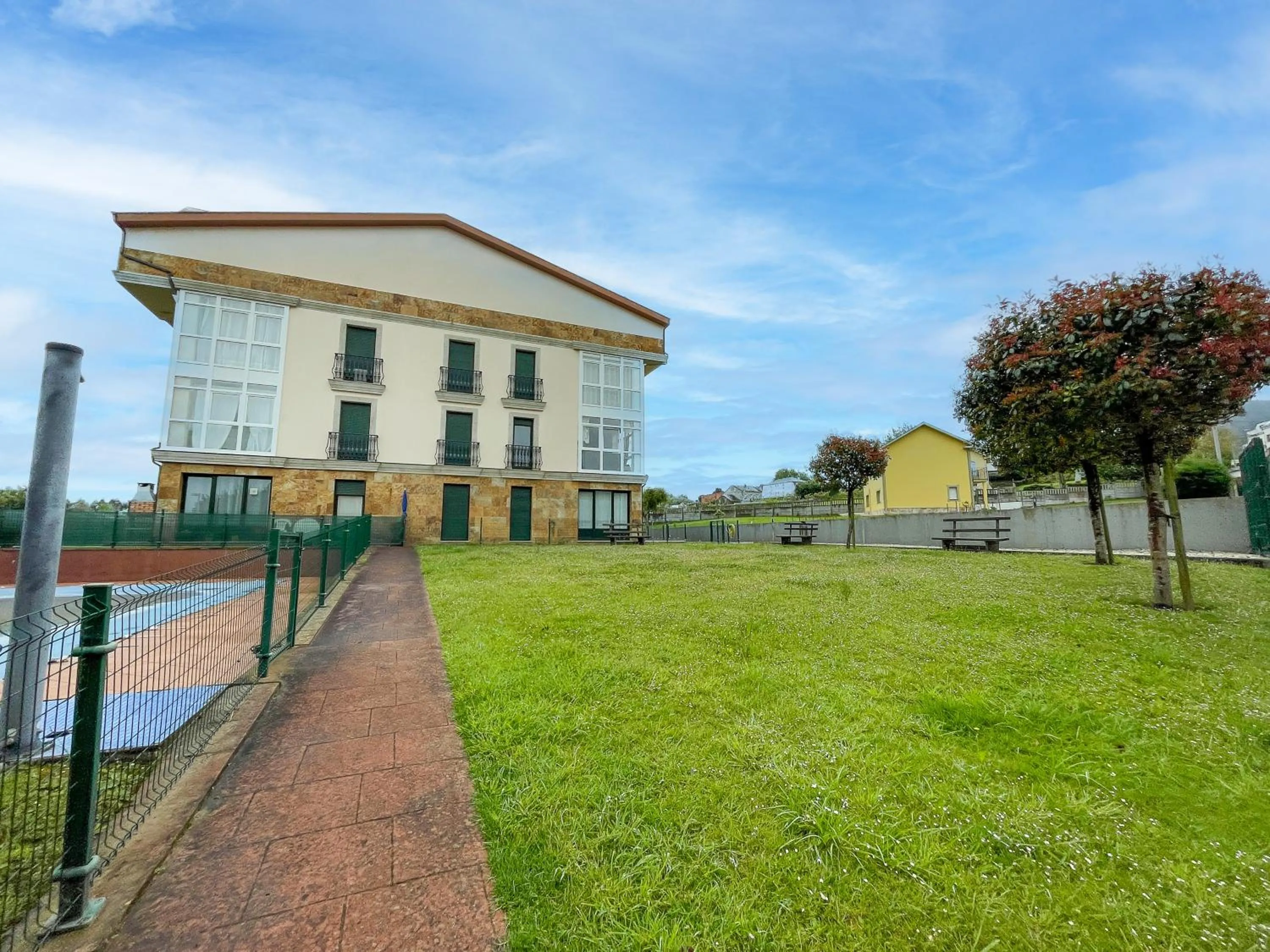 Property building in Alojamientos Playa de las Catedrales 3000