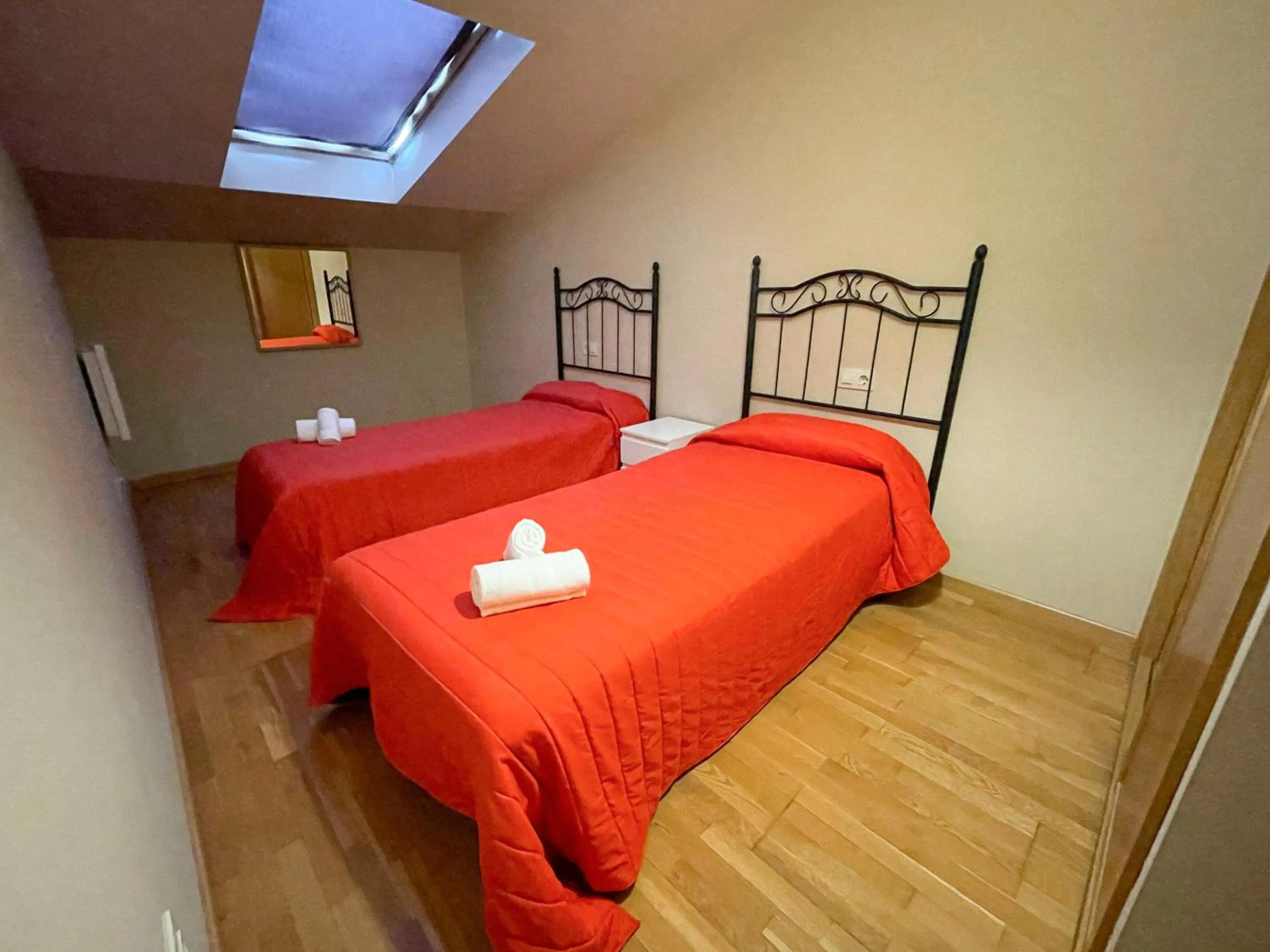 Bed in Alojamientos Playa de las Catedrales 3000