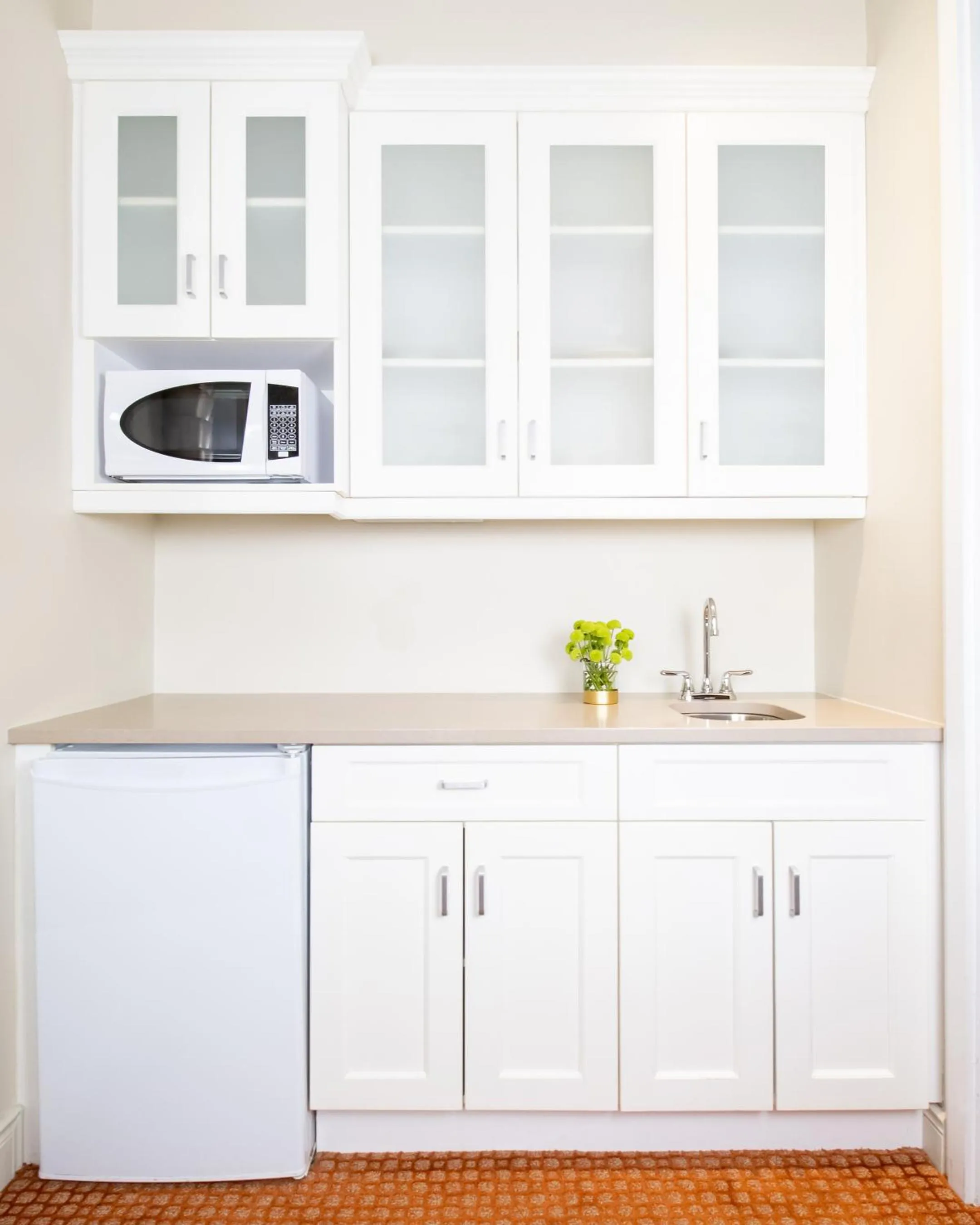 Kitchen or kitchenette in Retro Suites Hotel