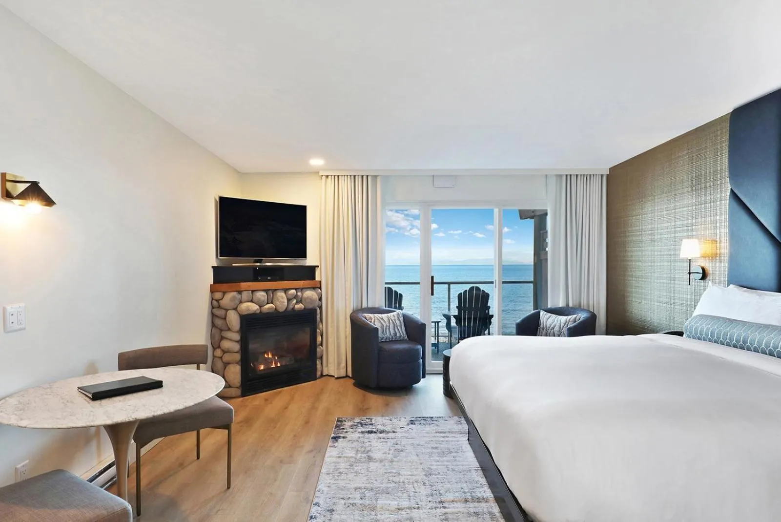 Bed in Kingfisher Pacific Resort & Spa