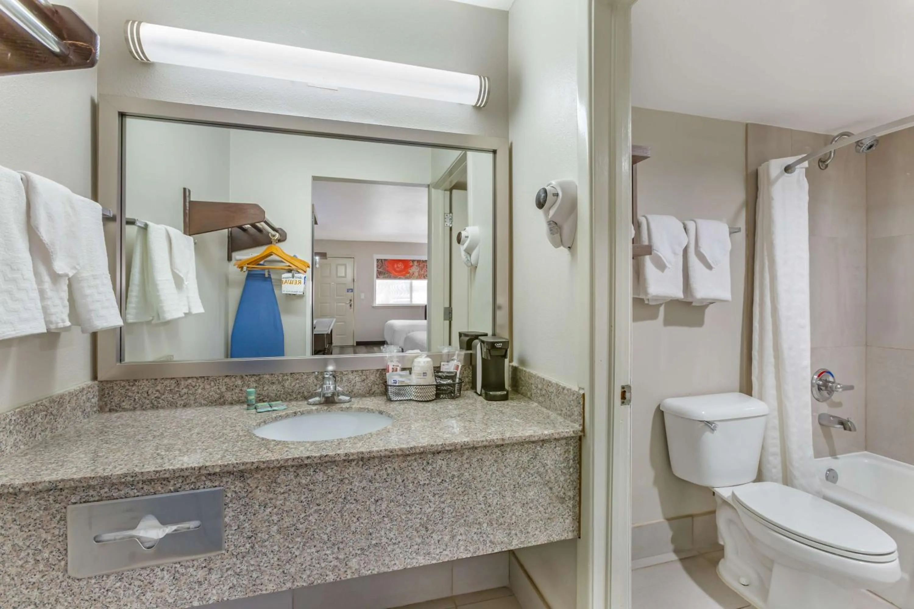 Bathroom in Best Western Sunland Park Inn