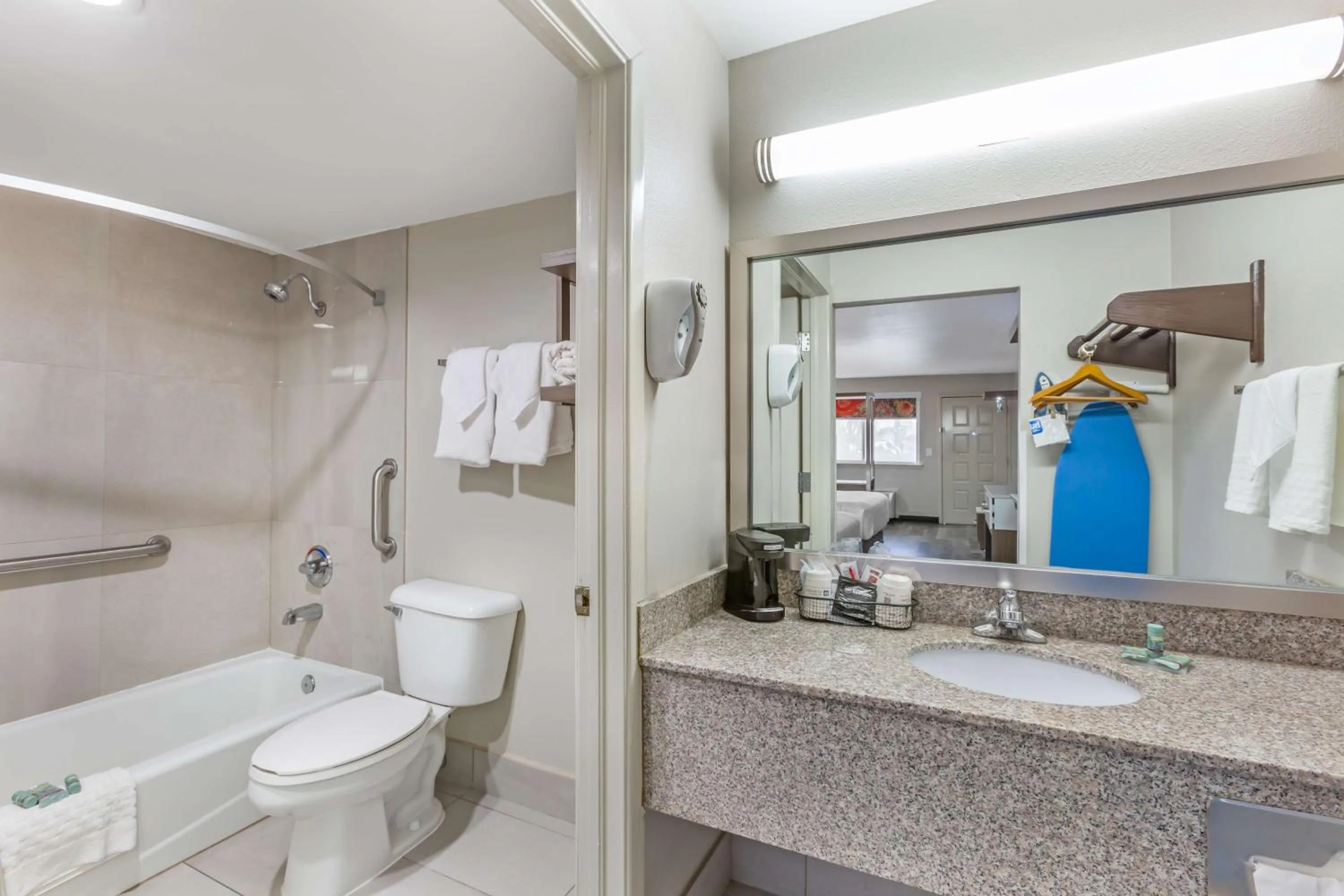 Bathroom in Best Western Sunland Park Inn