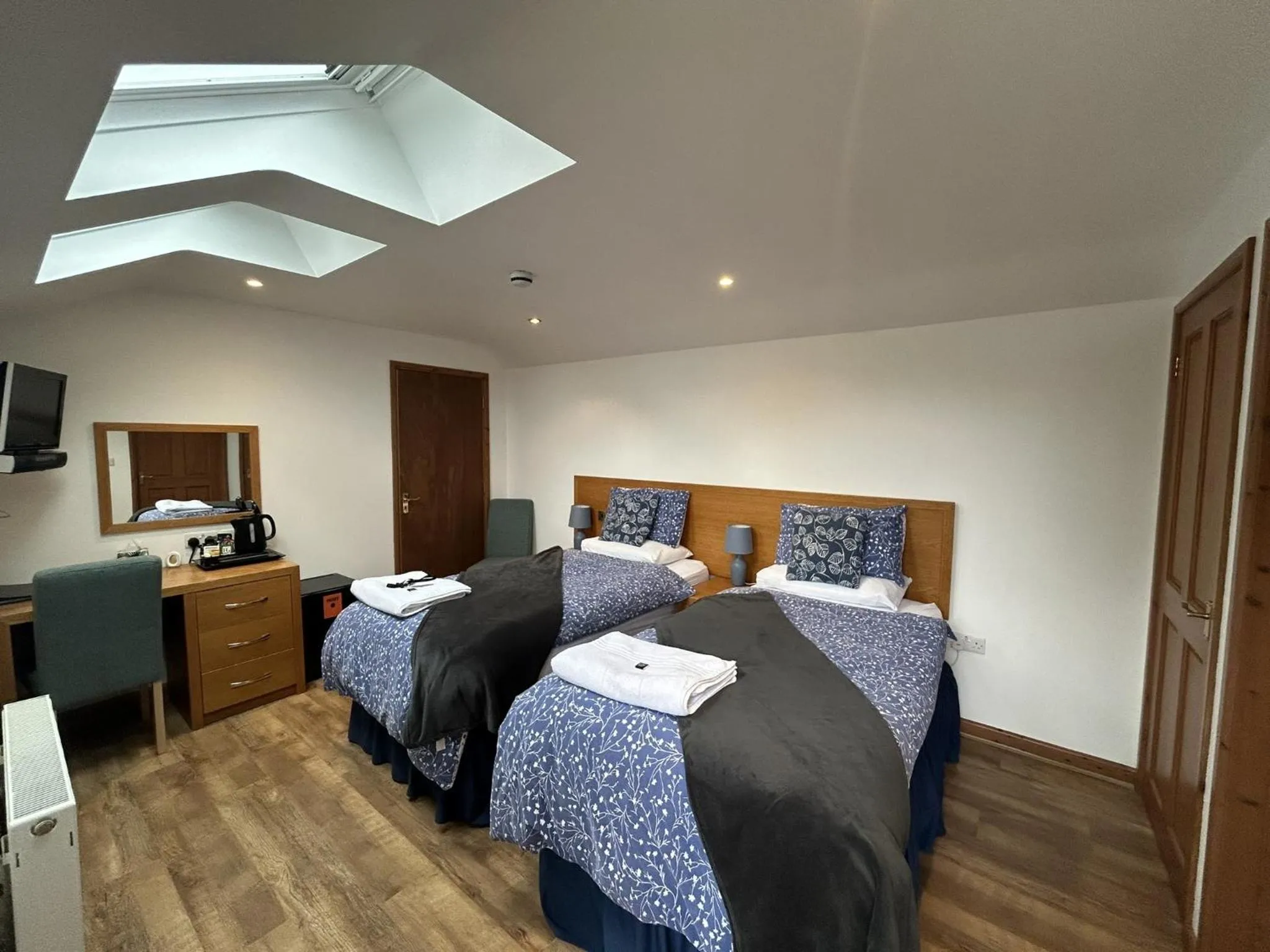 Bedroom, Bed in The Golden Fleece