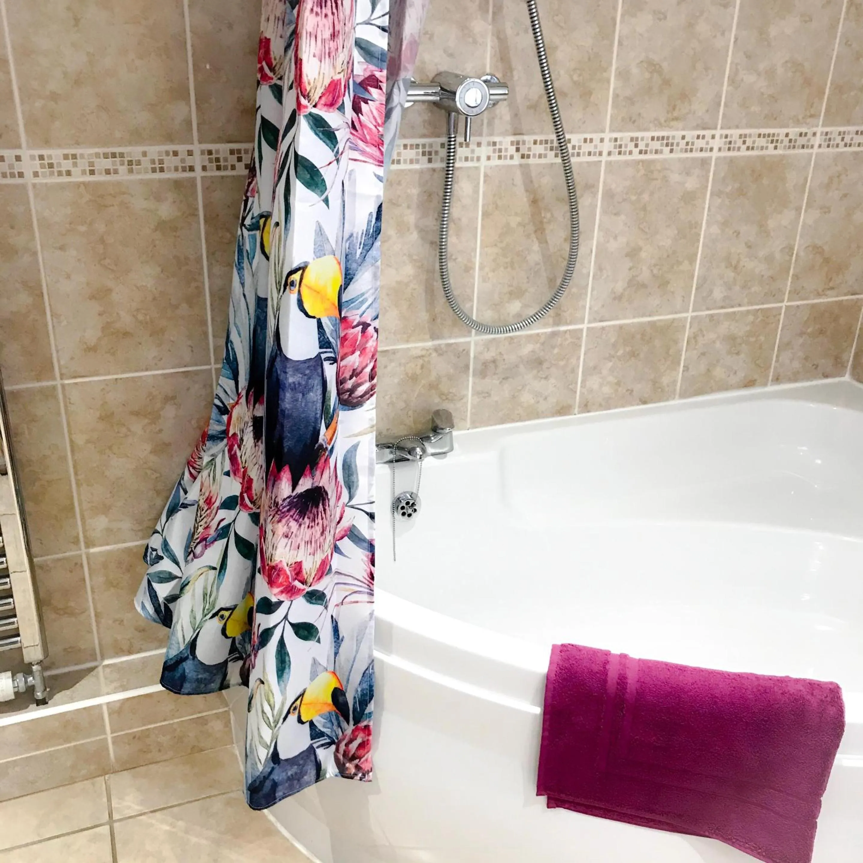 Bathroom in The Golden Fleece