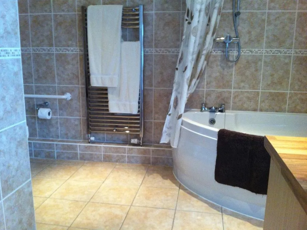 Bathroom in The Golden Fleece